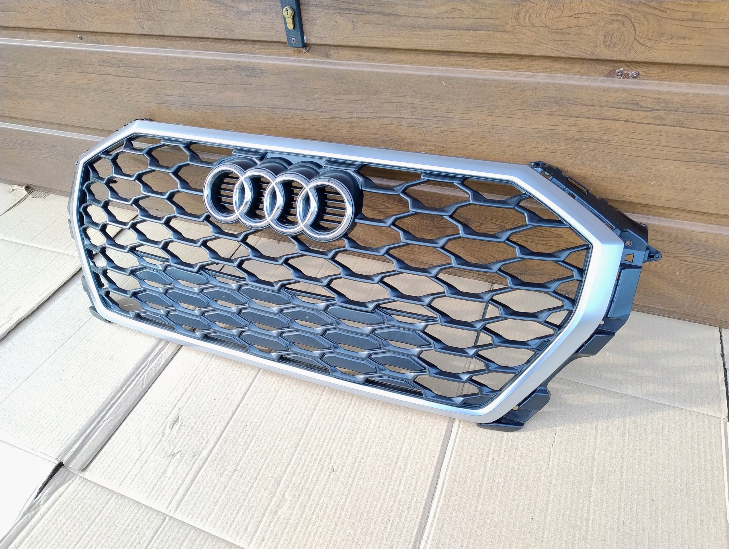 Kühlergrill Audi Q3 FRONTGRILL 83F85365183 Kühlergitter