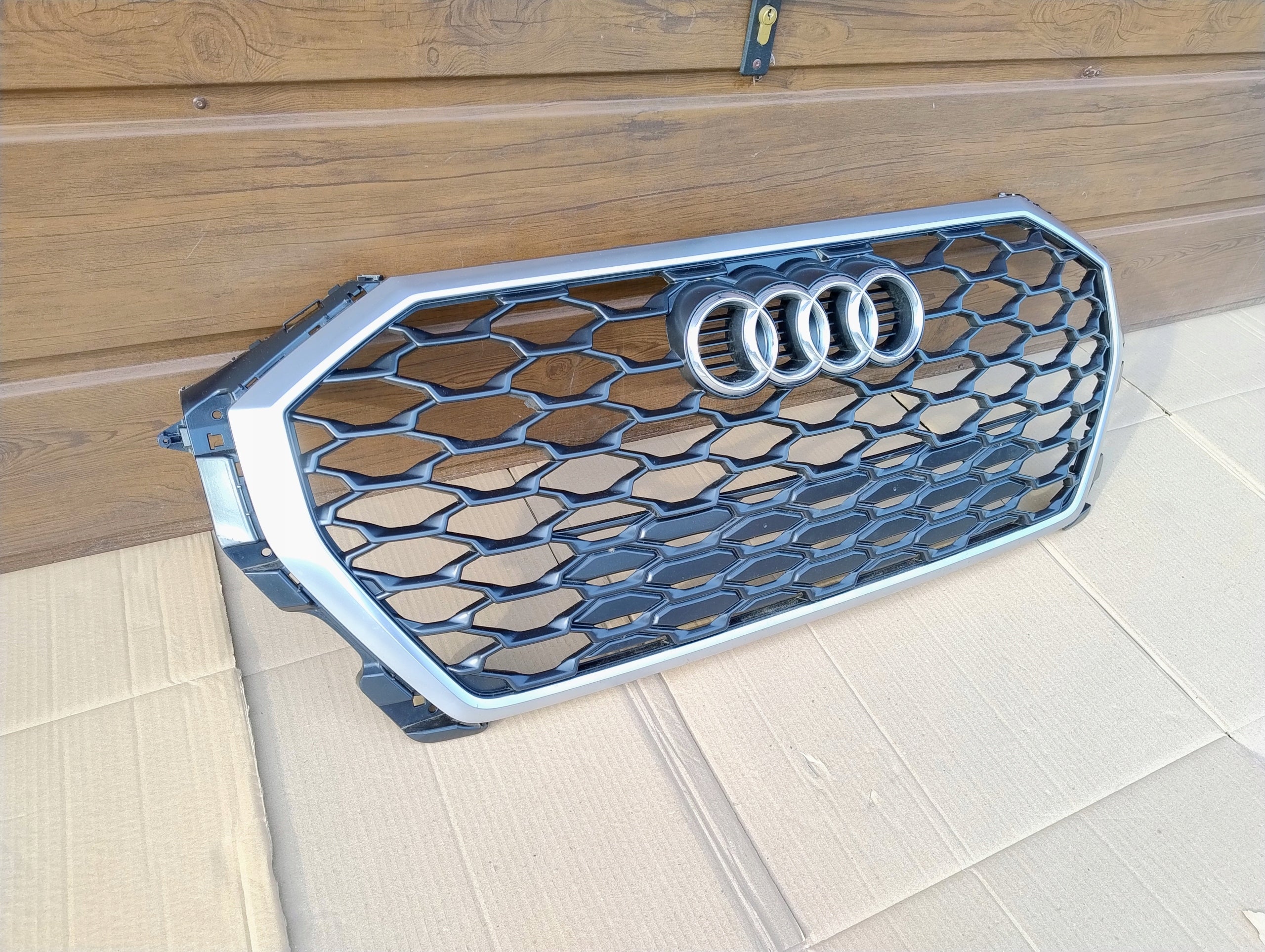 Kühlergrill Audi Q3 FRONTGRILL 83F85365183 Kühlergitter