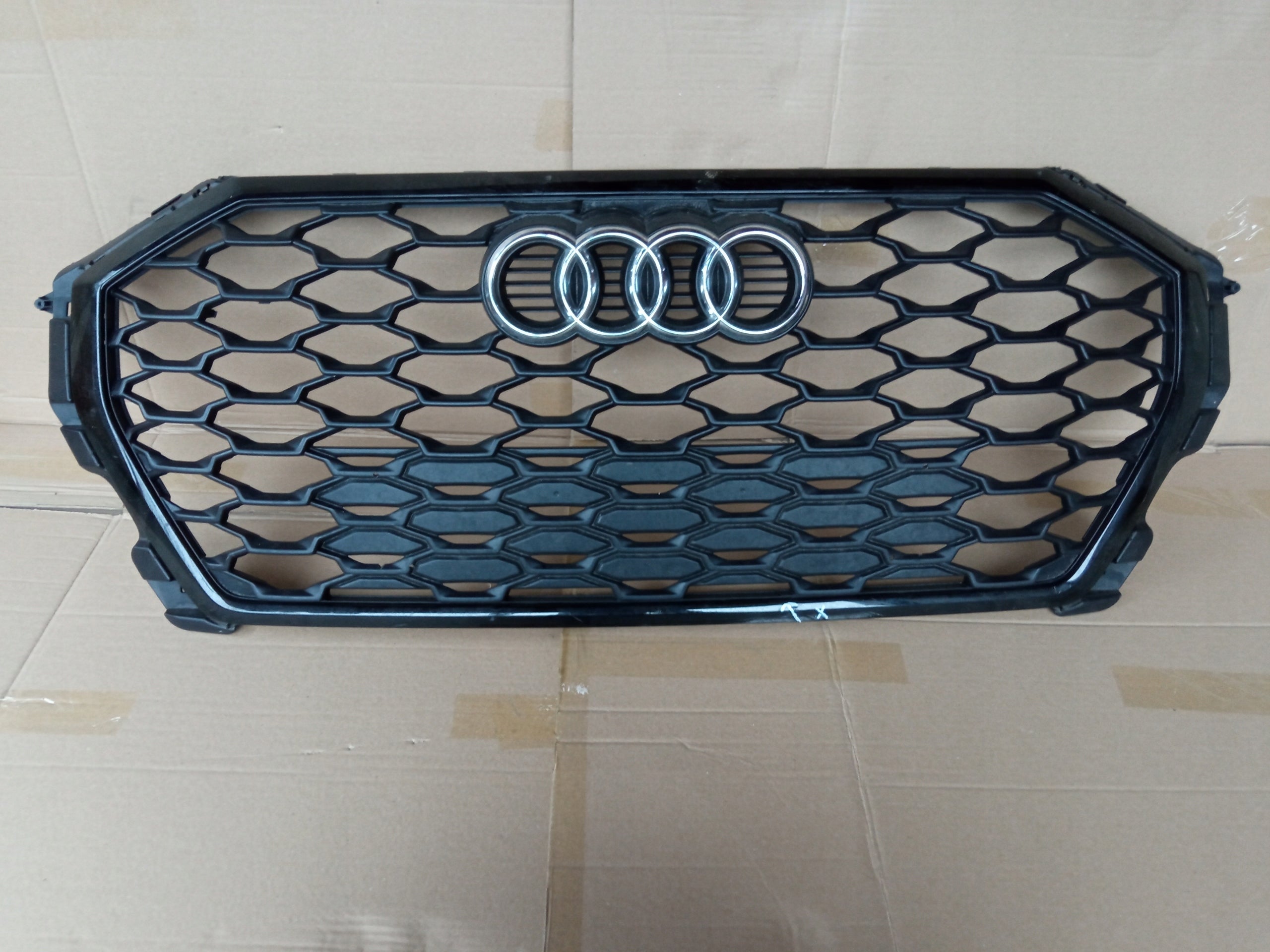 Kühlergrill Audi Q3 FRONTGRILL 83F85365183 Kühlergitter