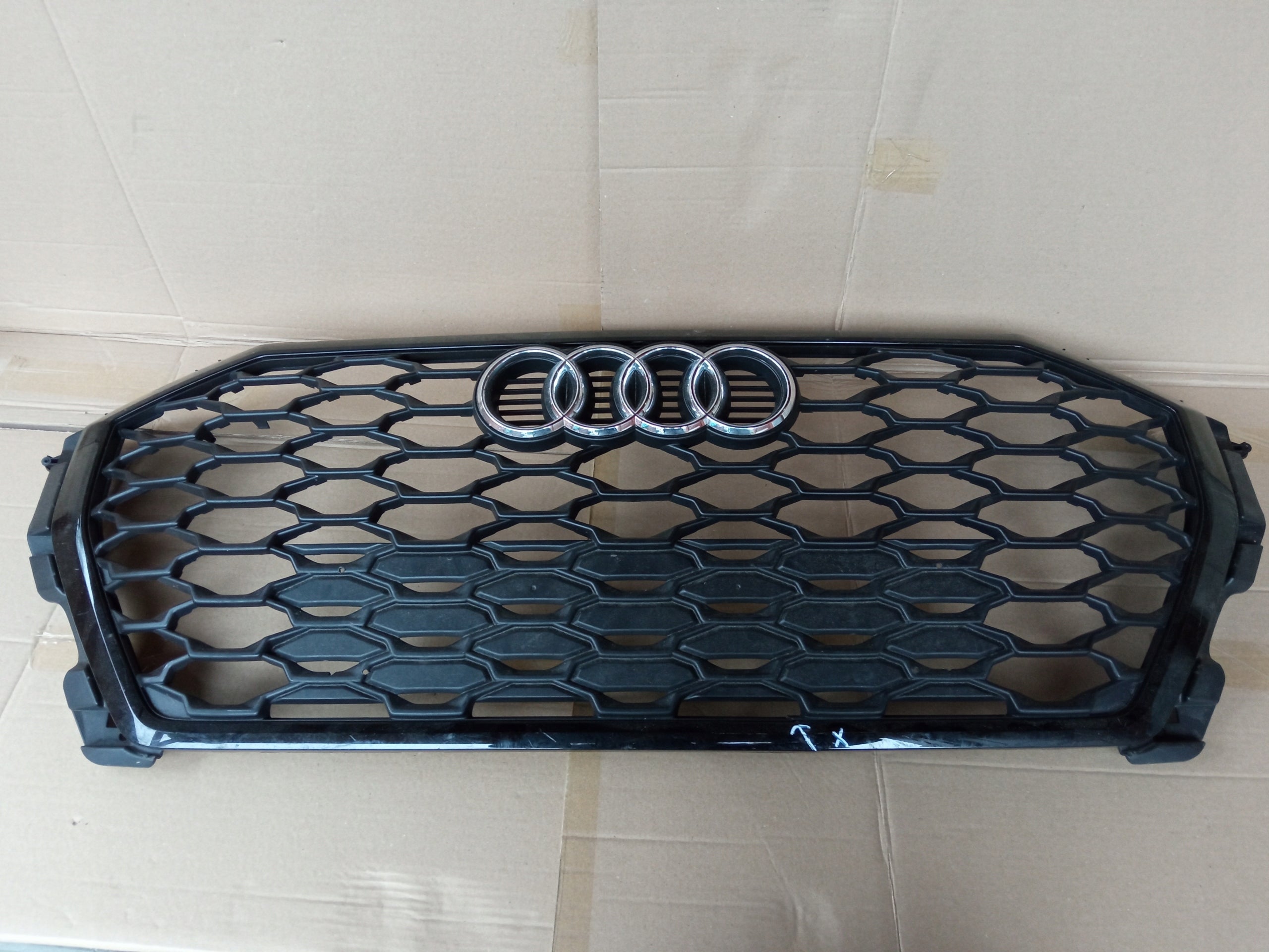 Kühlergrill Audi Q3 FRONTGRILL 83F85365183 Kühlergitter