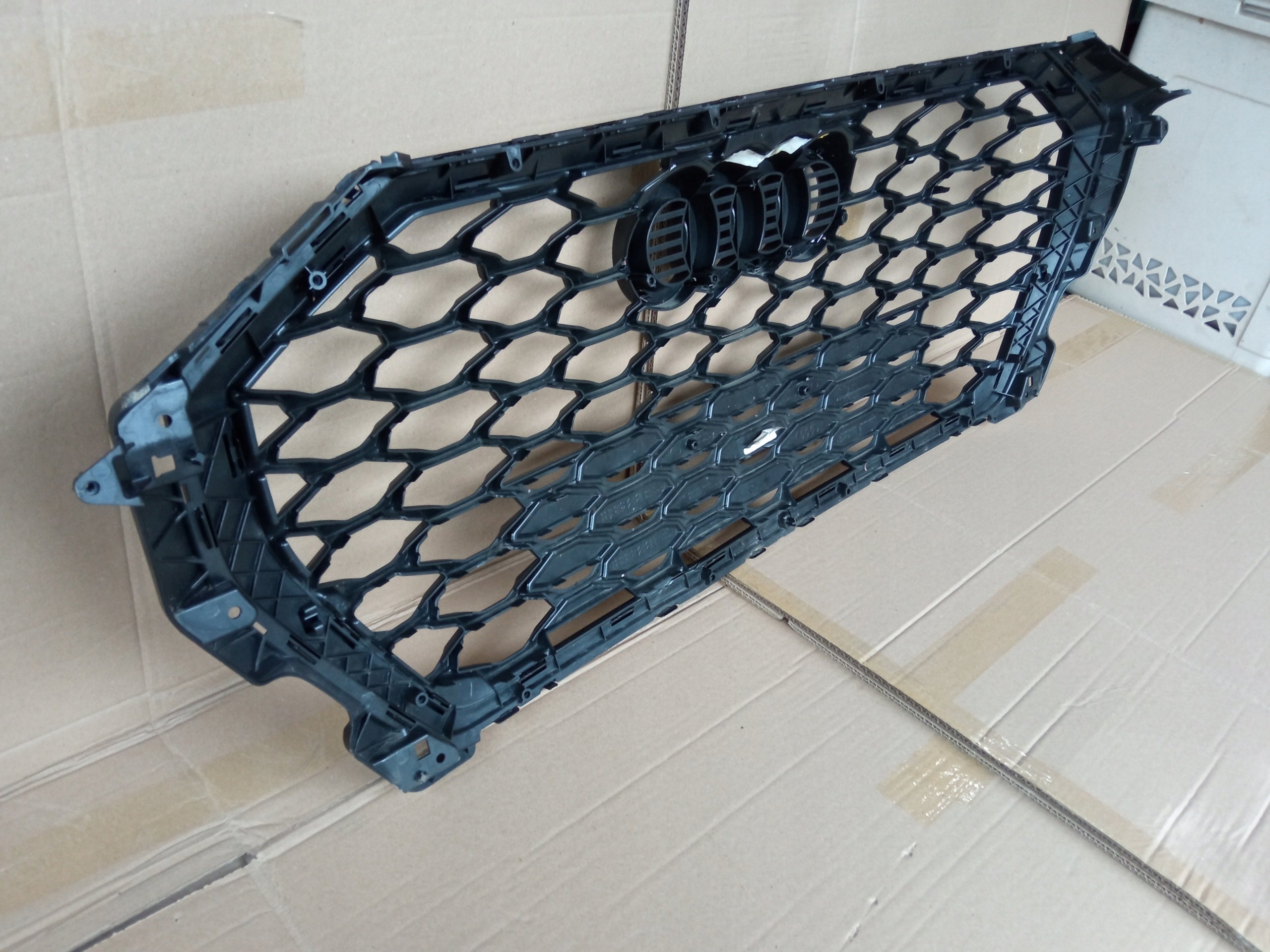 Kühlergrill Audi Q3 FRONTGRILL 83F85365183 Kühlergitter