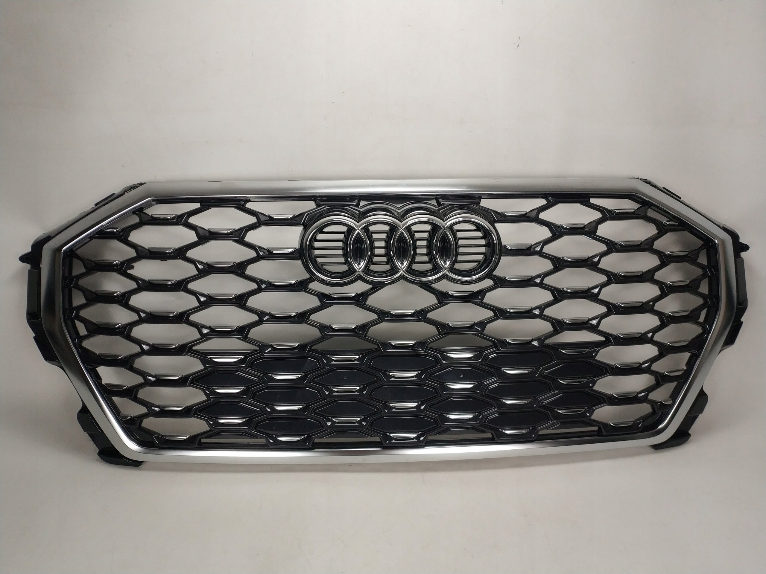 Kühlergrill Audi Q3 FRONTGRILL 83F85365183 Kühlergitter