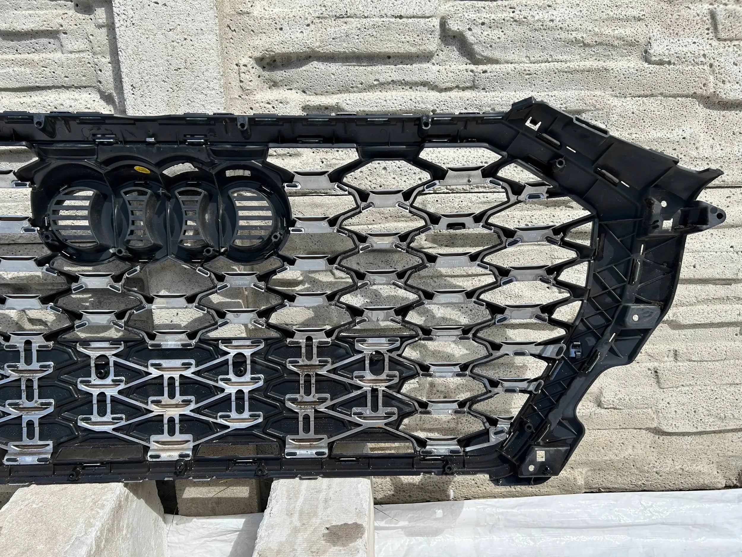 Kühlergrill Audi Q3 FRONTGRILL 83F853651 Kühlergitter