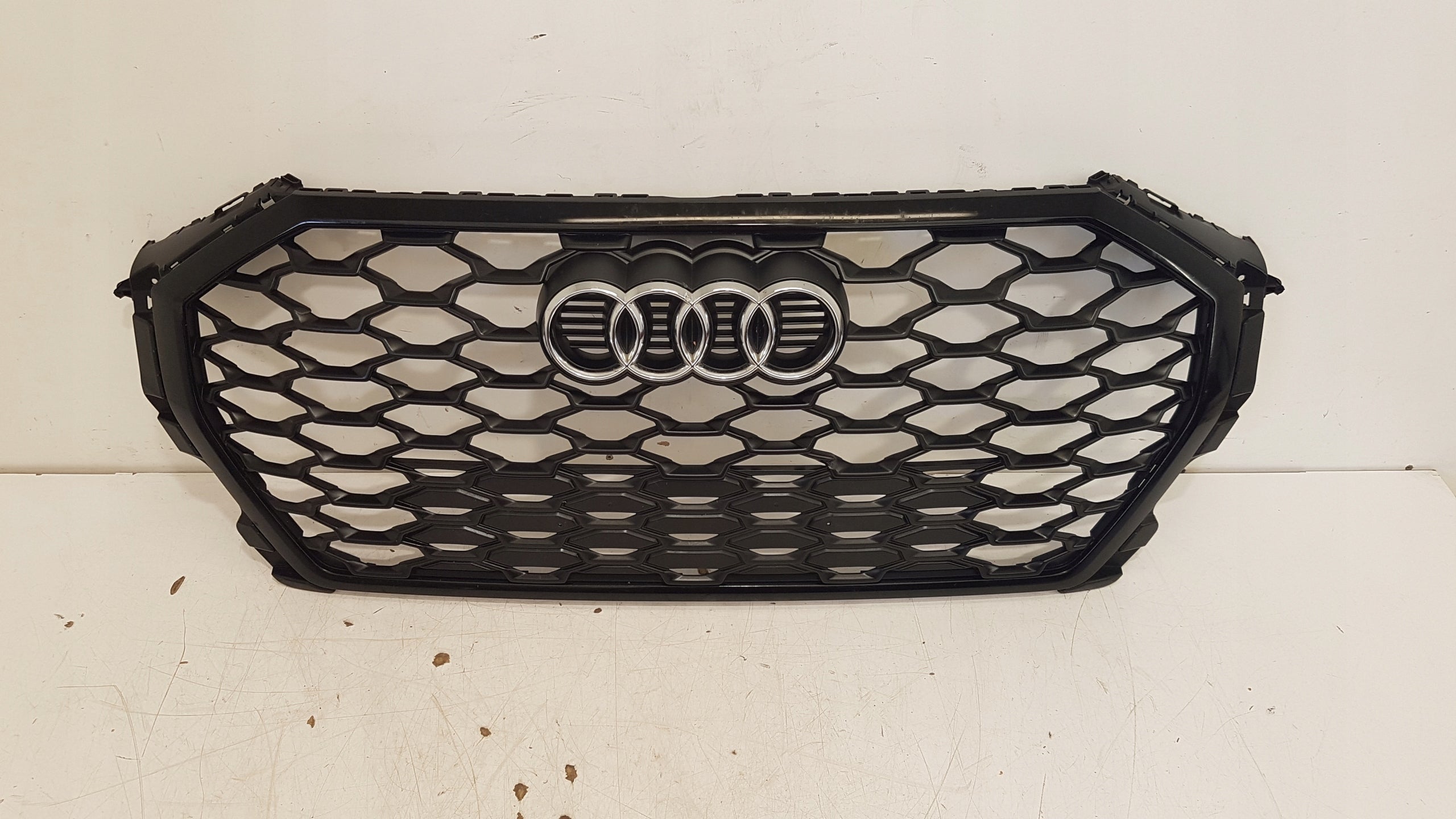 Kühlergrill Audi Q3 FRONTGRILL 83F85365183 Kühlergitter