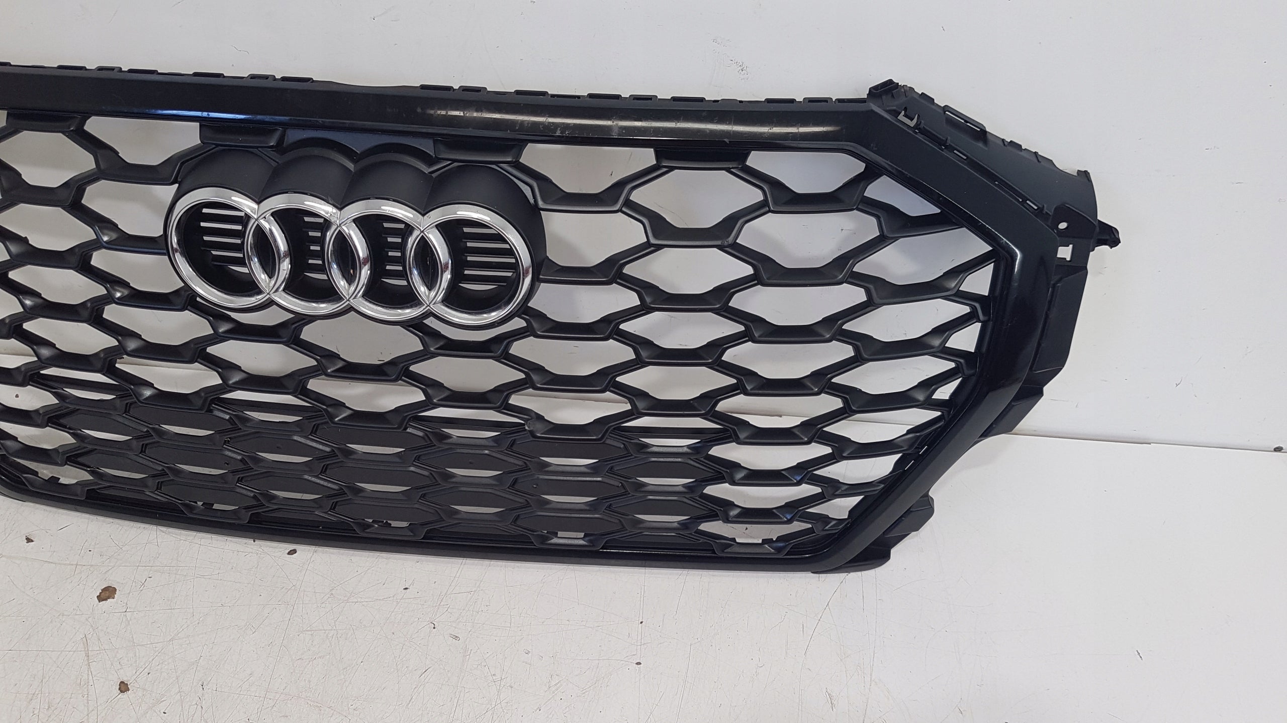 Kühlergrill Audi Q3 FRONTGRILL 83F85365183 Kühlergitter