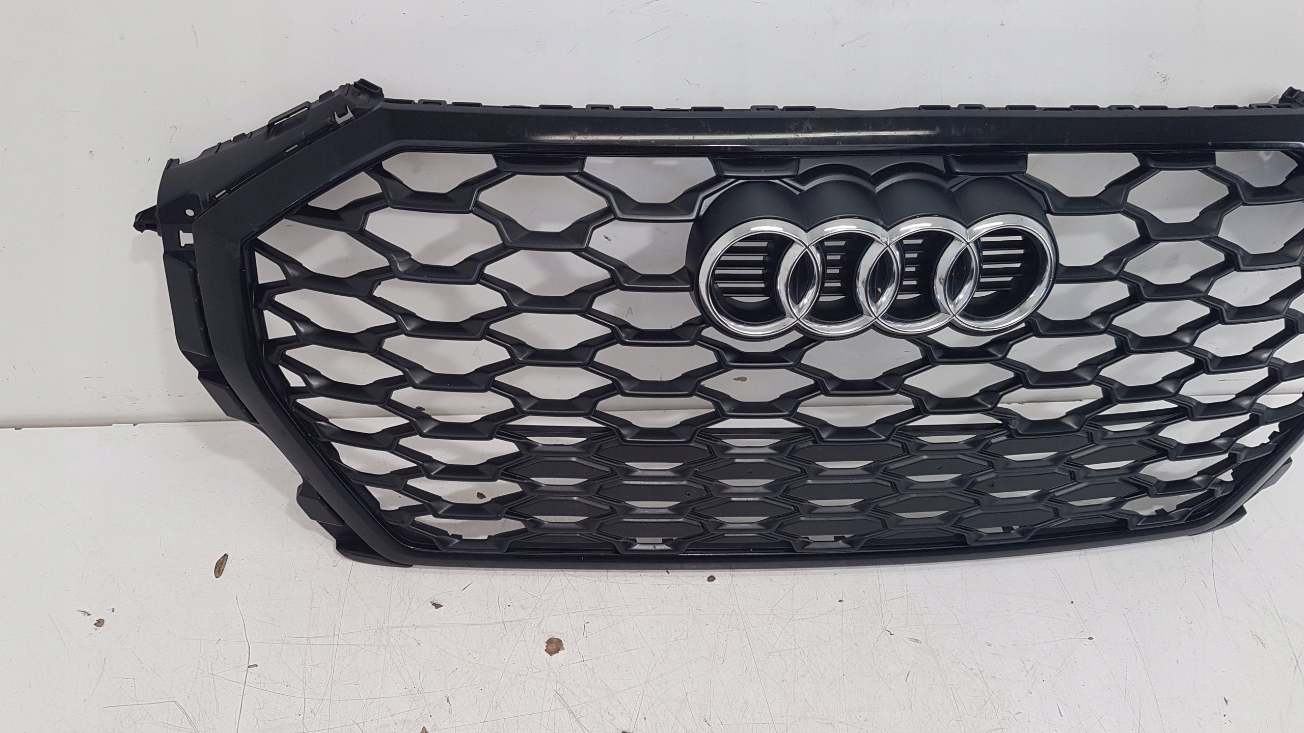 Kühlergrill Audi Q3 FRONTGRILL 83F85365183 Kühlergitter