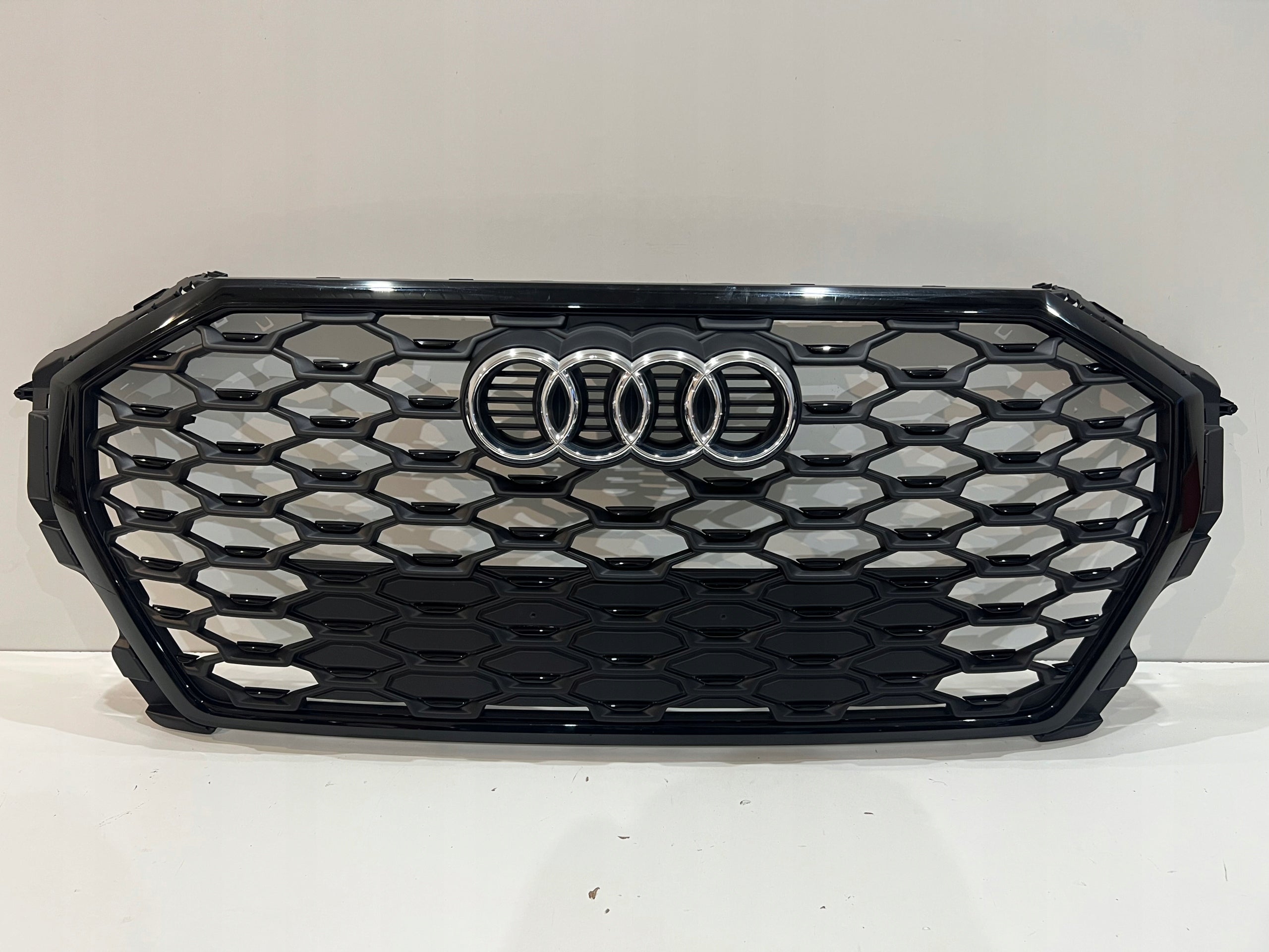  Kühlergrill Audi Q3 FRONTGRILL 83F853651A8 Kühlergitter product image