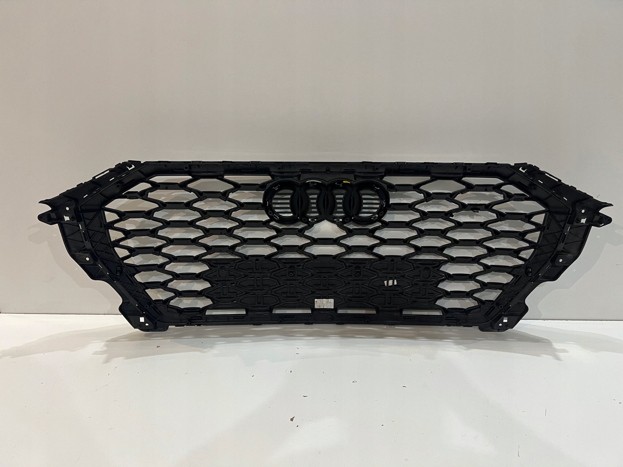 Kühlergrill Audi Q3 FRONTGRILL 83F853651A8 Kühlergitter