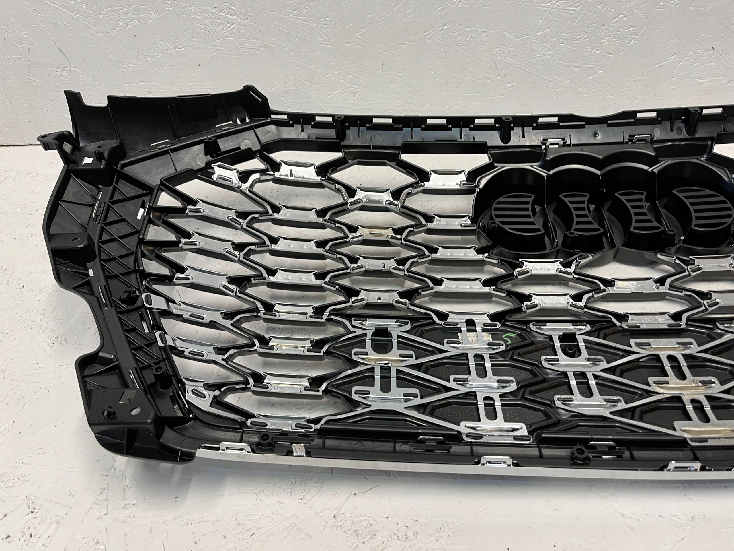 Kühlergrill Audi Q3 FRONTGRILL 83F853651BA Kühlergitter