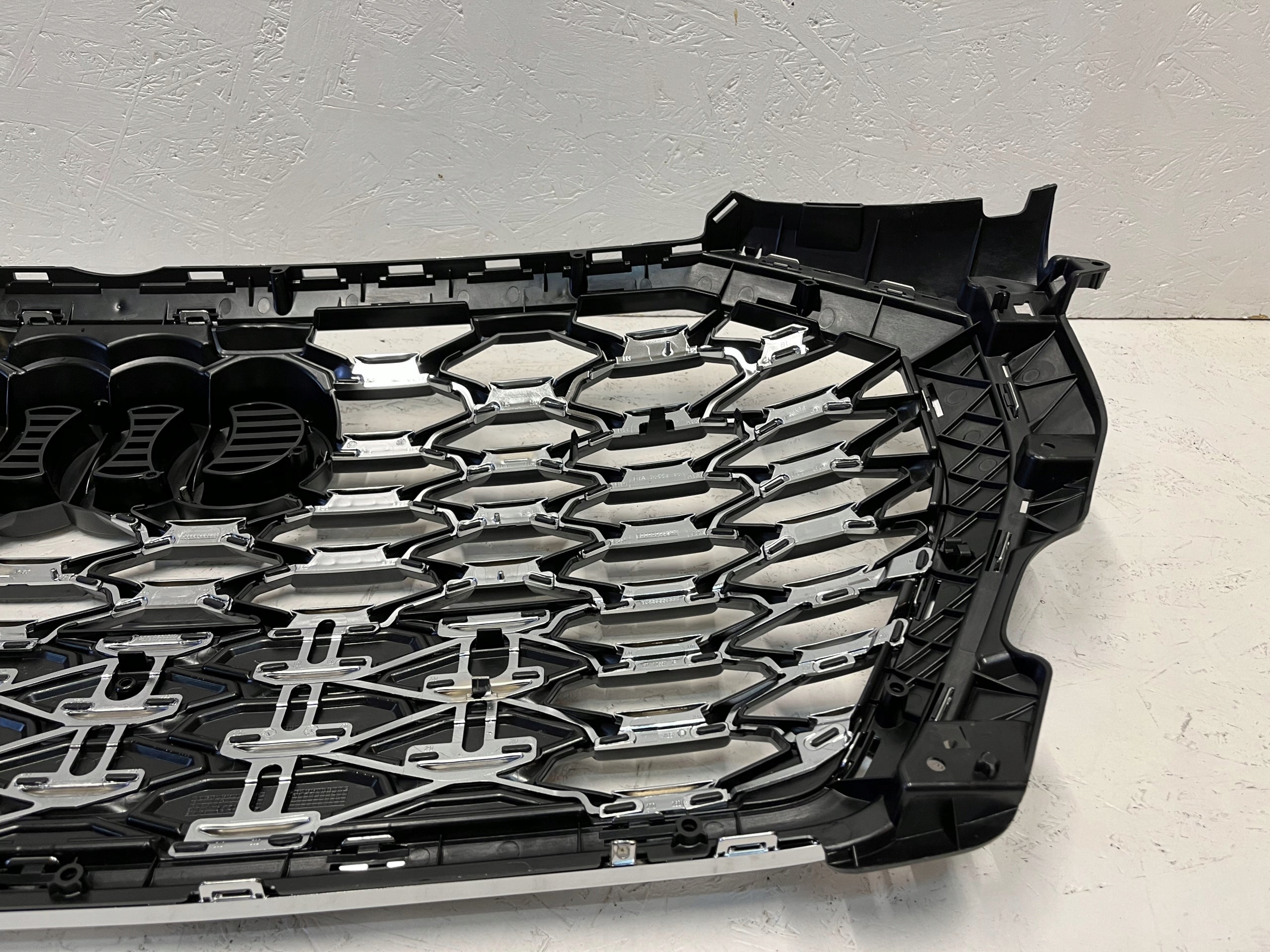 Kühlergrill Audi Q3 FRONTGRILL 83F853651BA Kühlergitter