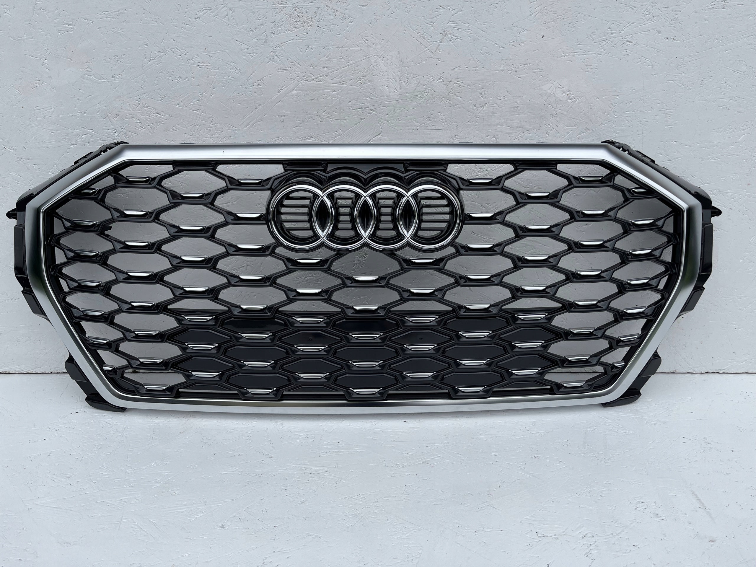  Kühlergrill Audi Q3 FRONTGRILL 83F853651B Kühlergitter product image