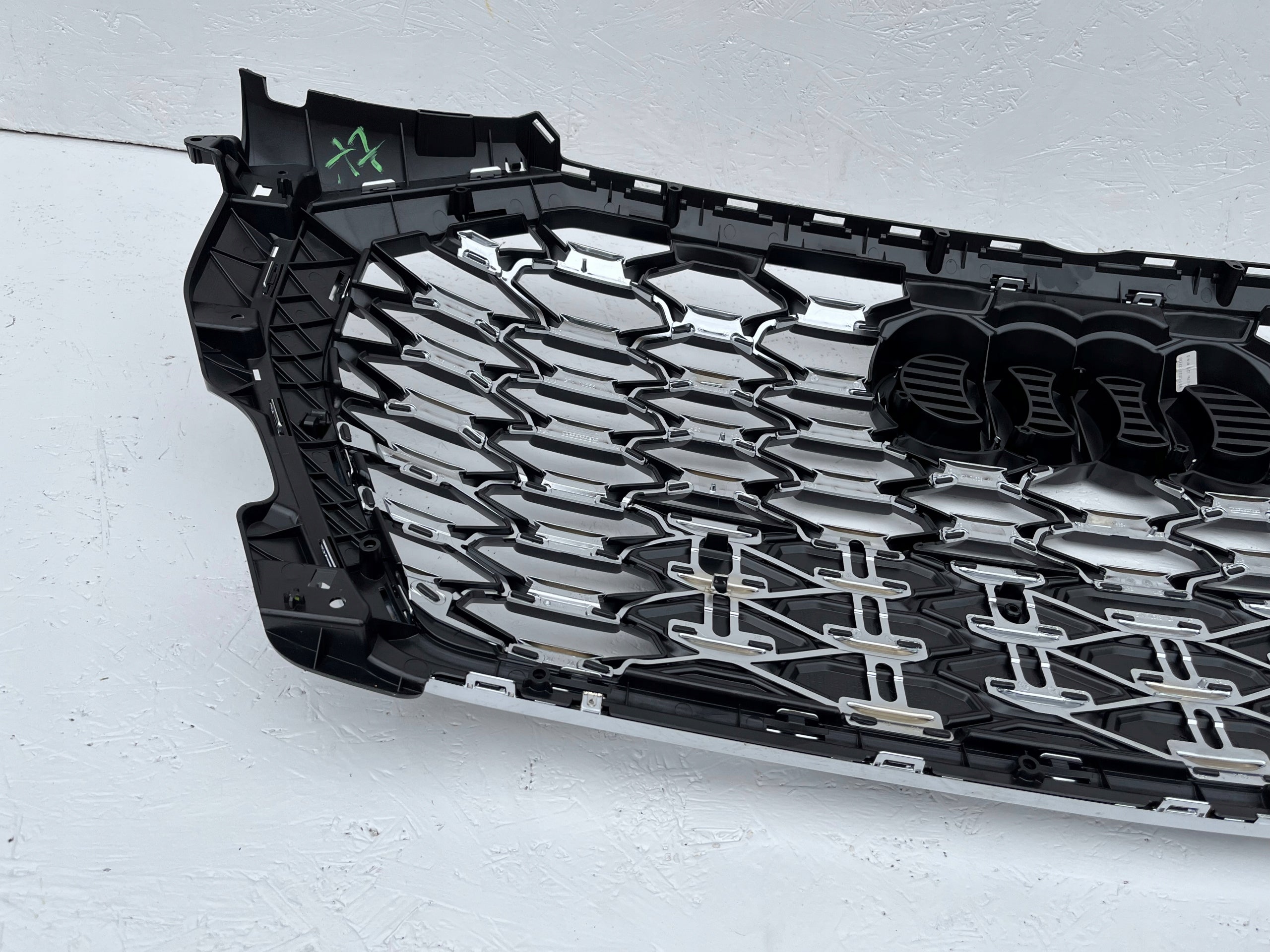 Kühlergrill Audi Q3 FRONTGRILL 83F853651B Kühlergitter