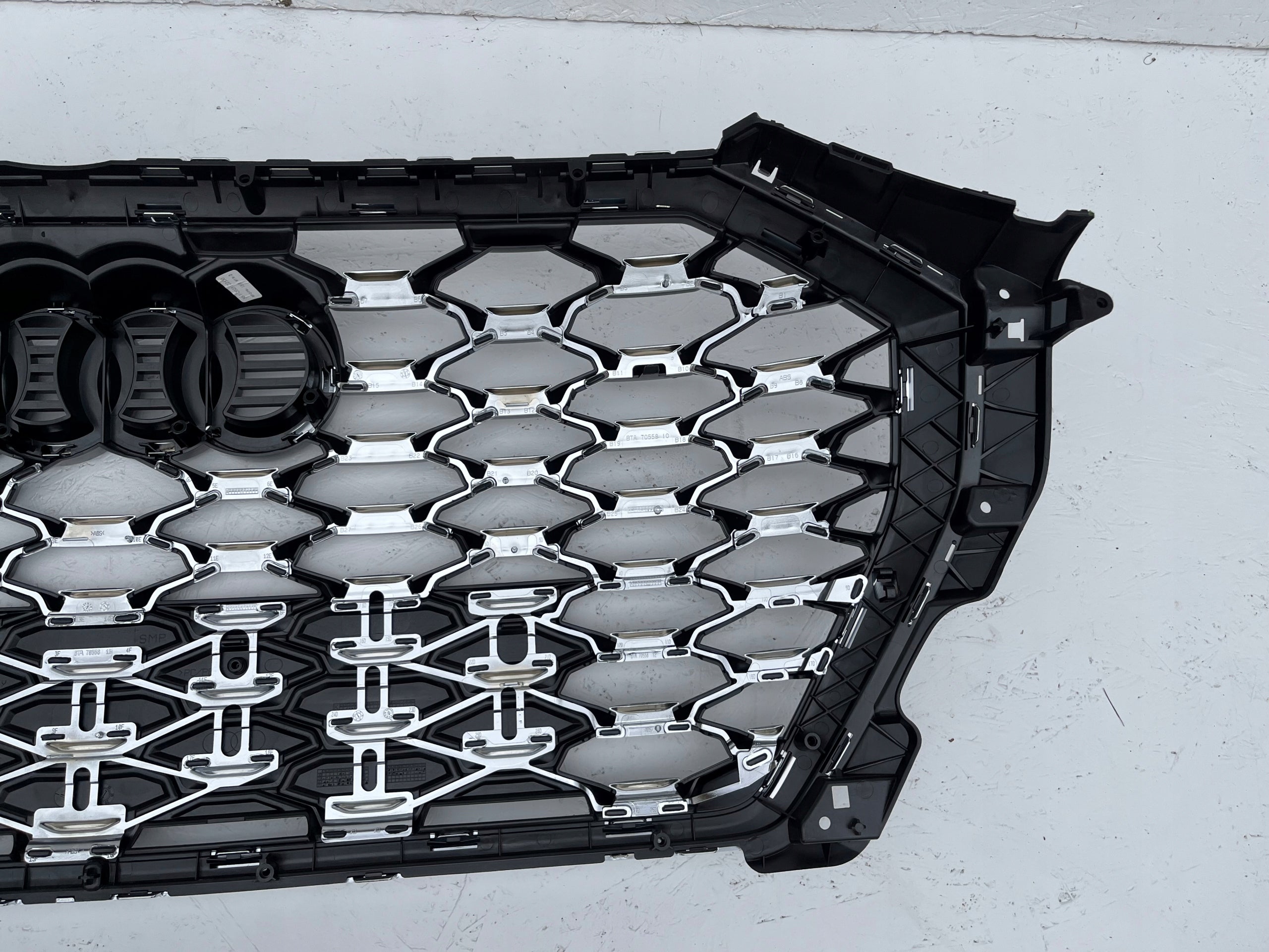 Kühlergrill Audi Q3 FRONTGRILL 83F853651B Kühlergitter