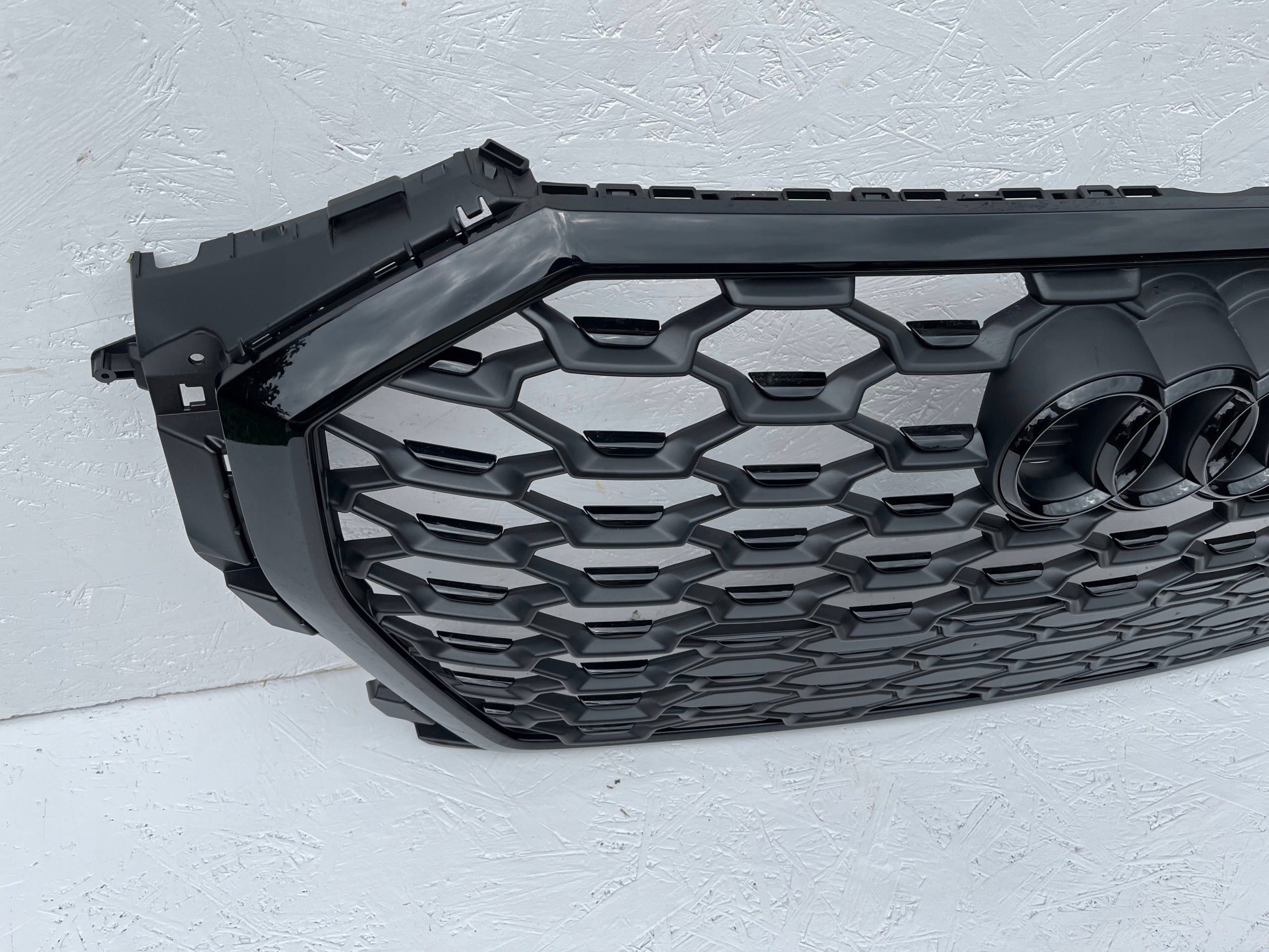 Kühlergrill Audi Q3 FRONTGRILL 83F853651B Kühlergitter