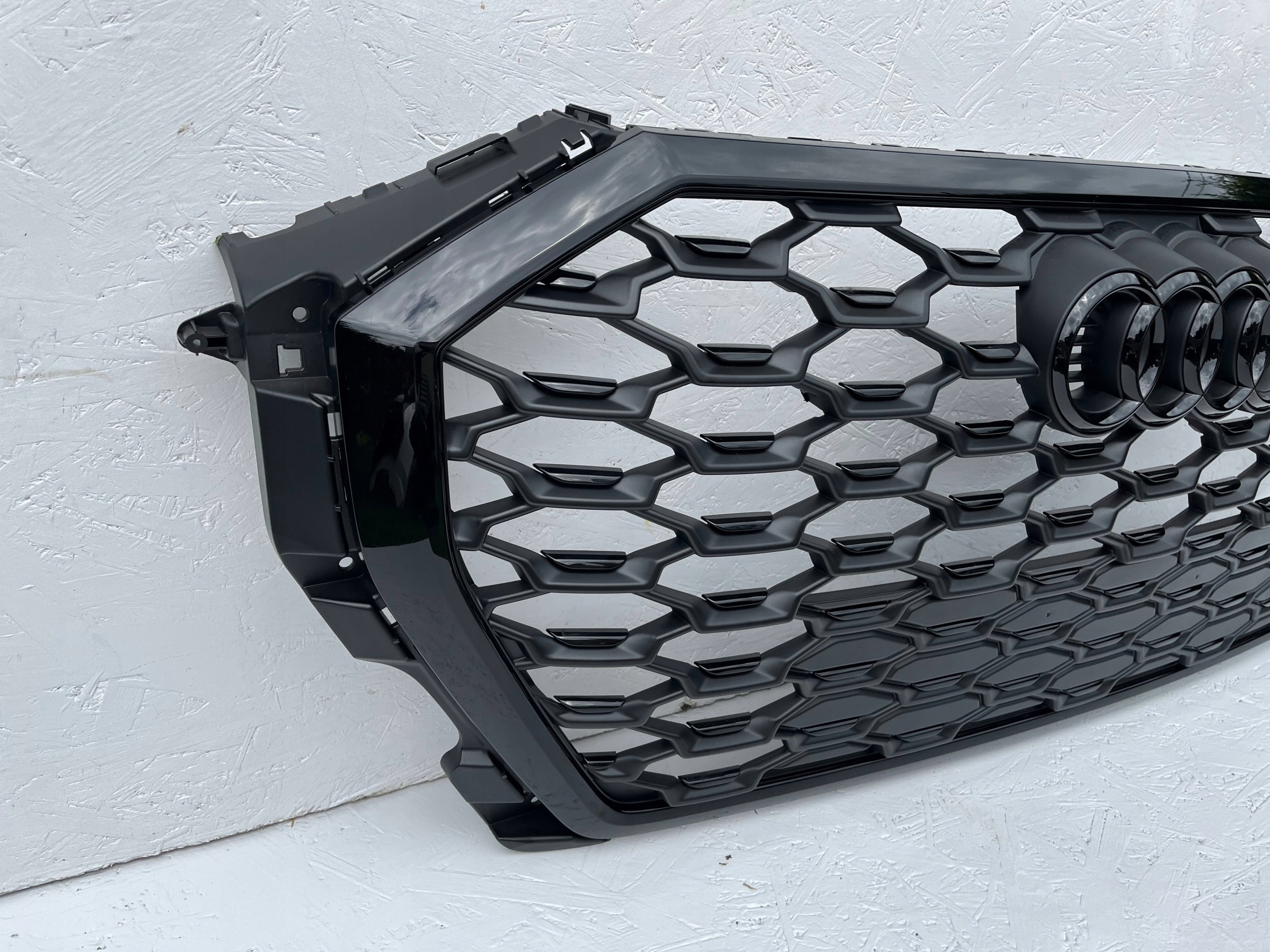 Kühlergrill Audi Q3 FRONTGRILL 83F853651B Kühlergitter