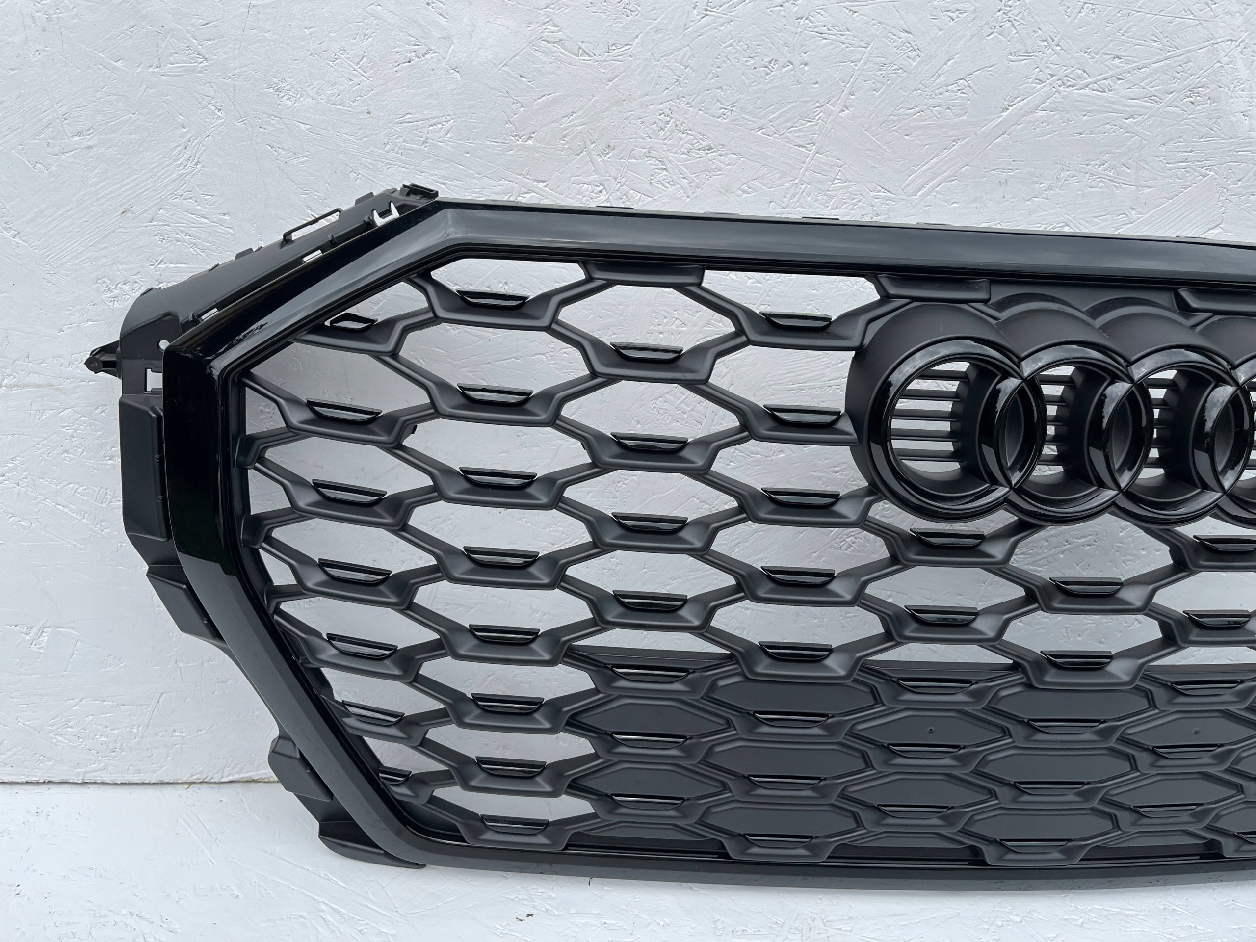 Kühlergrill Audi Q3 FRONTGRILL 83F853651B Kühlergitter