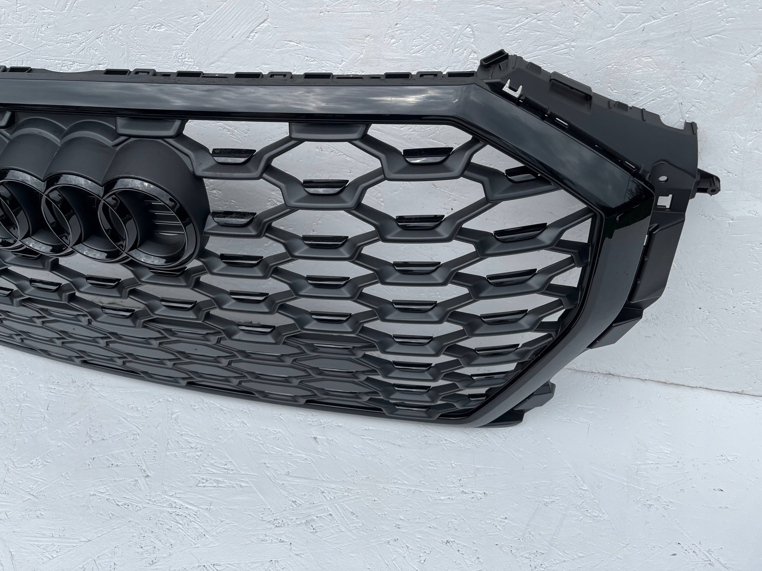 Kühlergrill Audi Q3 FRONTGRILL 83F853651B Kühlergitter