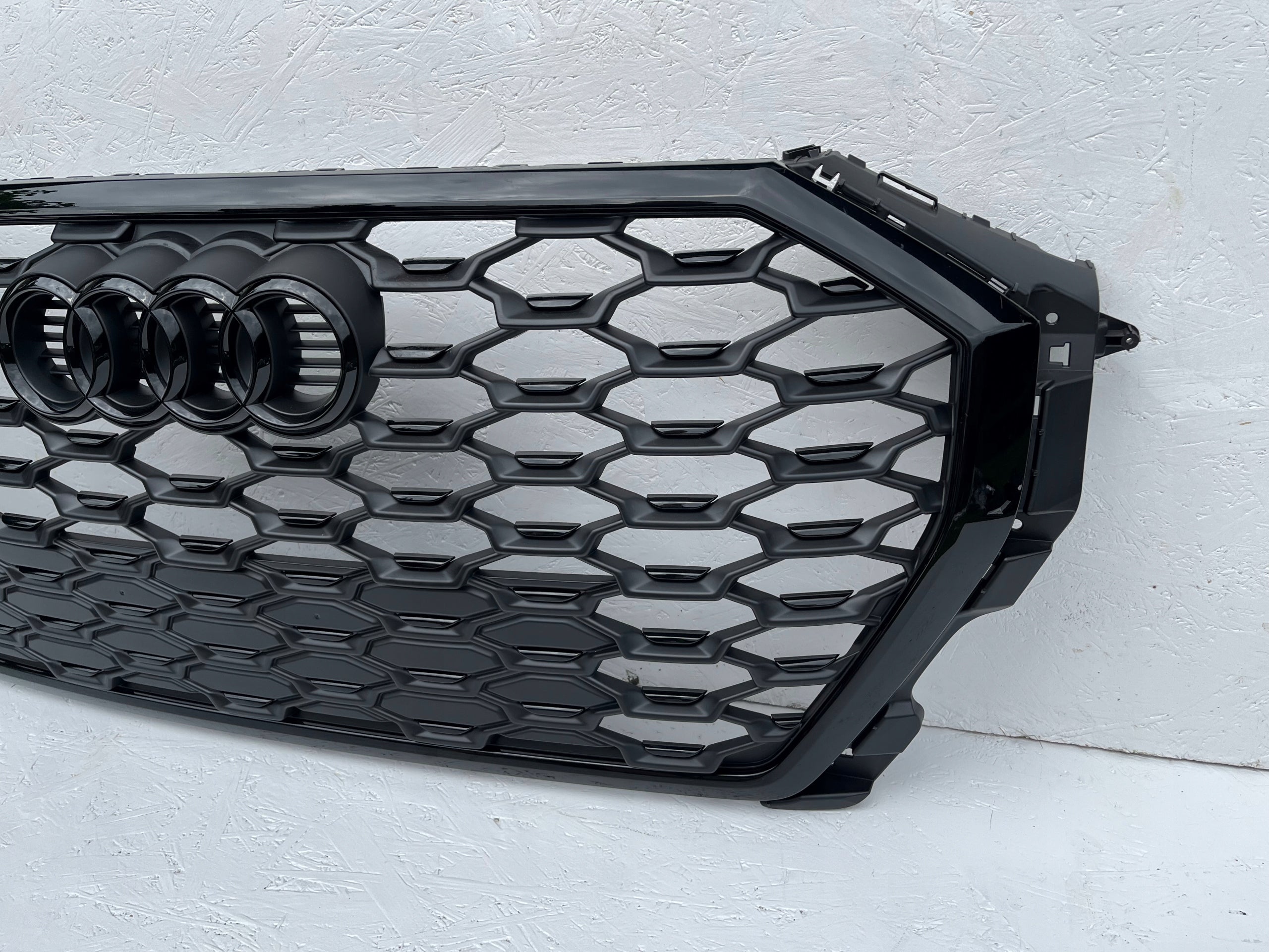 Kühlergrill Audi Q3 FRONTGRILL 83F853651B Kühlergitter