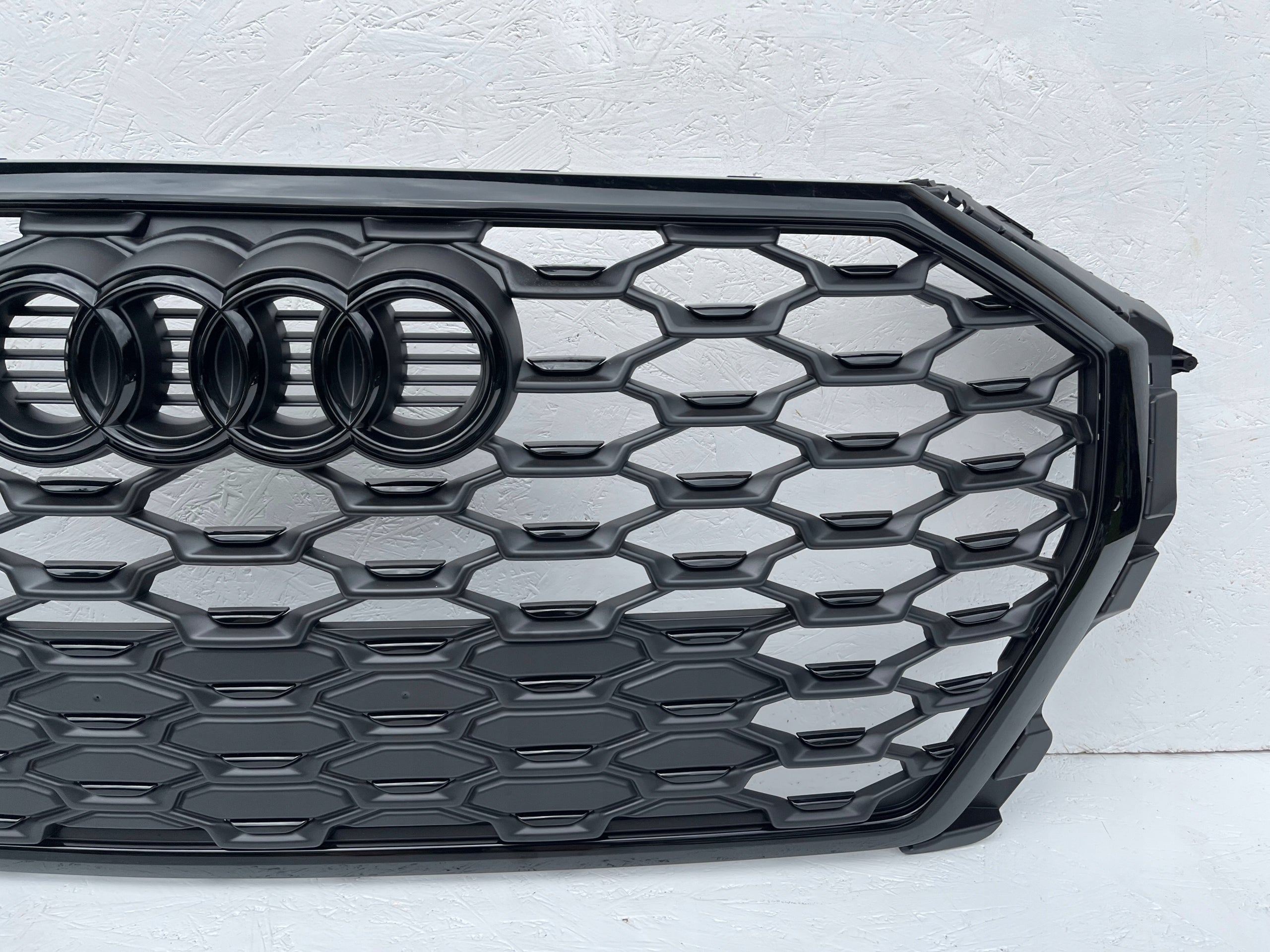 Kühlergrill Audi Q3 FRONTGRILL 83F853651B Kühlergitter