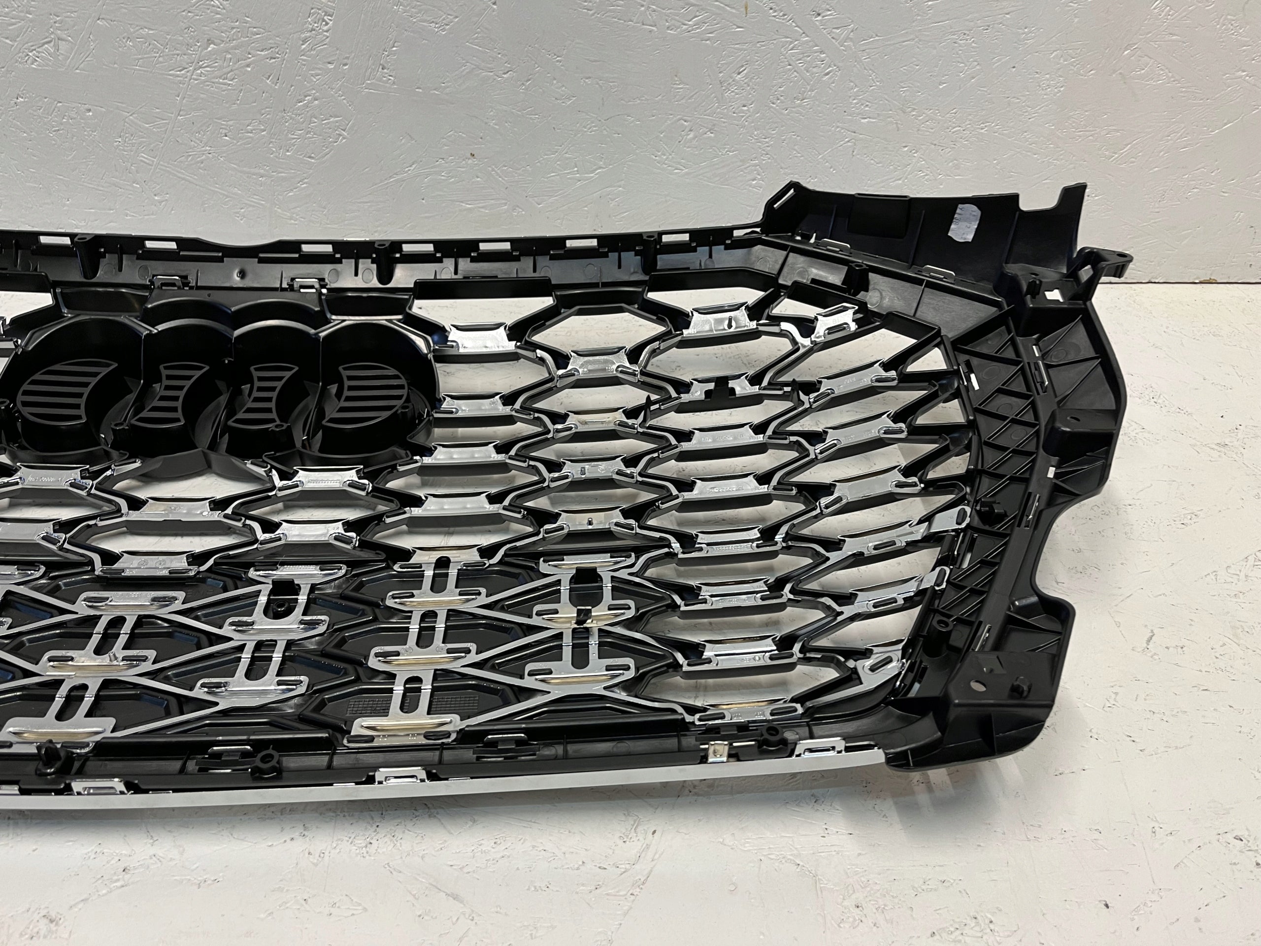 Kühlergrill Audi Q3 FRONTGRILL 83F853651BA Kühlergitter