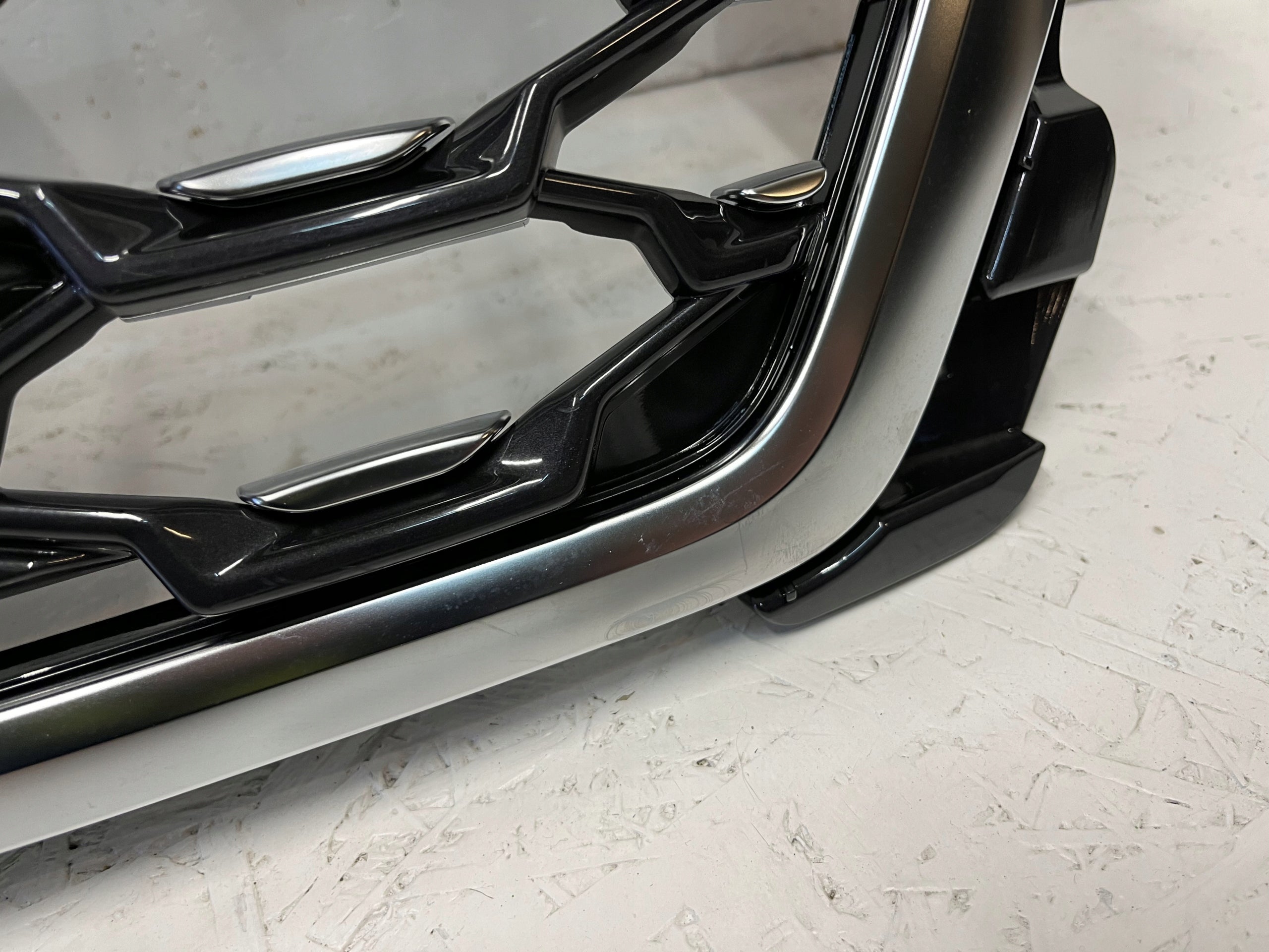 Kühlergrill Audi Q3 FRONTGRILL 83F853651BA Kühlergitter