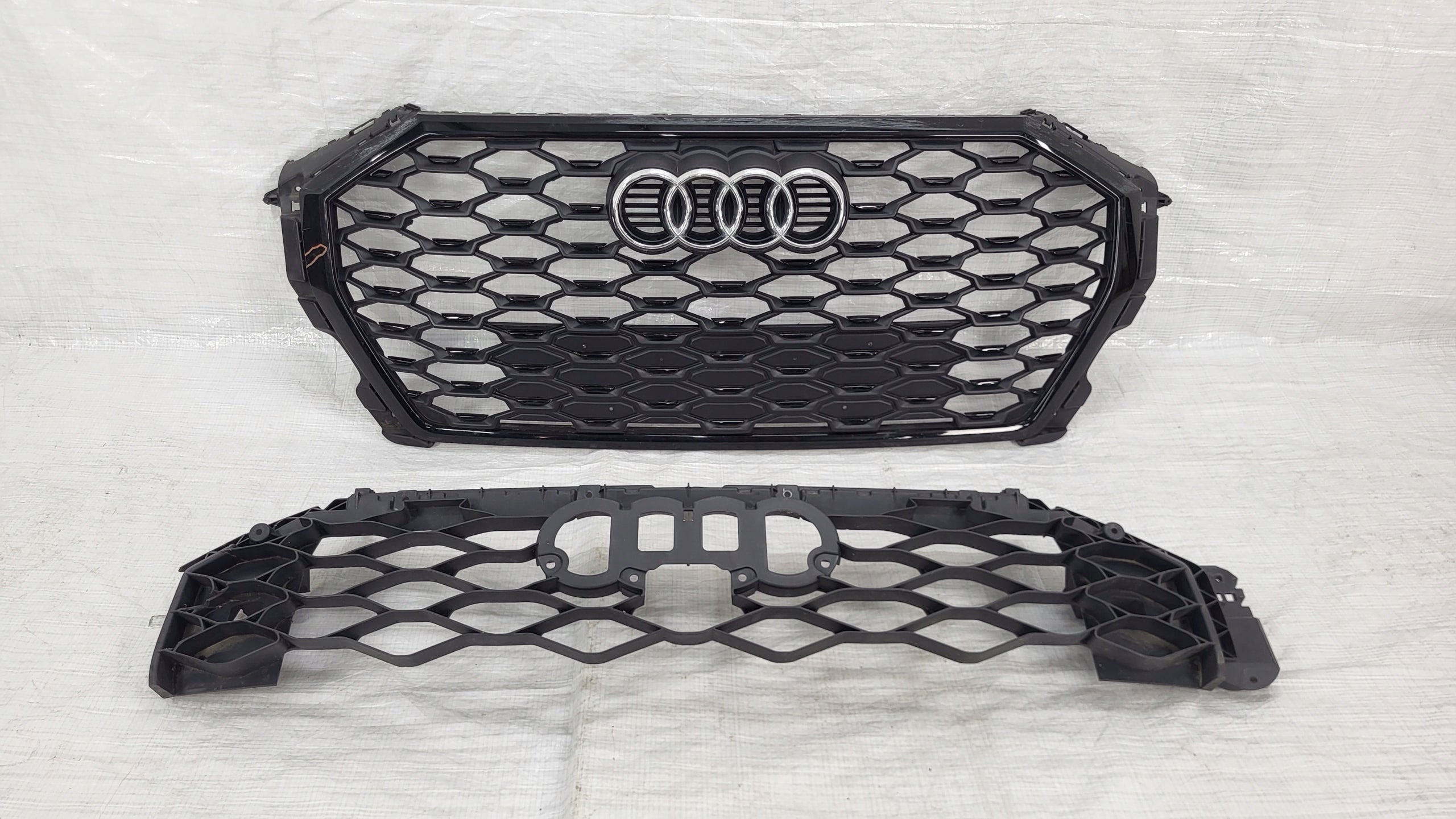 Kühlergrill Audi Q3 FRONTGRILL 83F853651B Kühlergitter