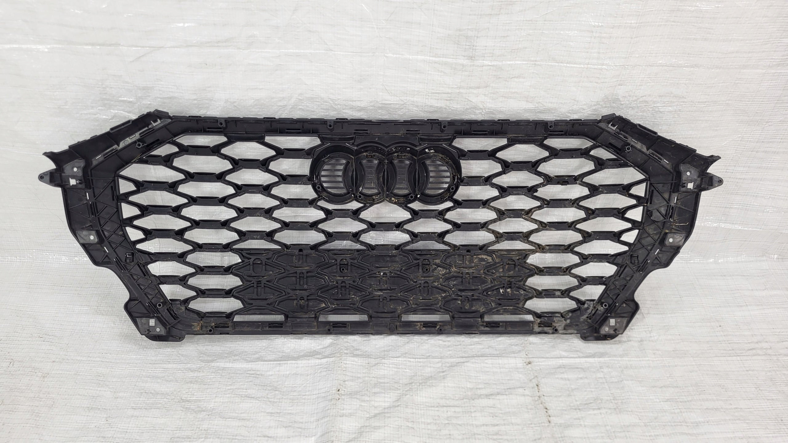 Kühlergrill Audi Q3 FRONTGRILL 83F853651B Kühlergitter