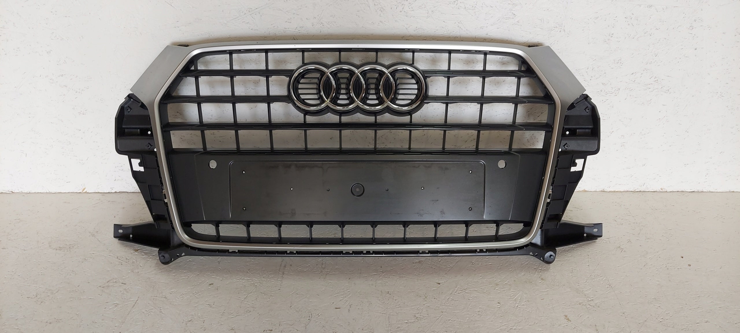  Kühlergrill Audi Q3 8U 8U0 FRONTGRILL 8U0853653MQ Kühlergitter product image