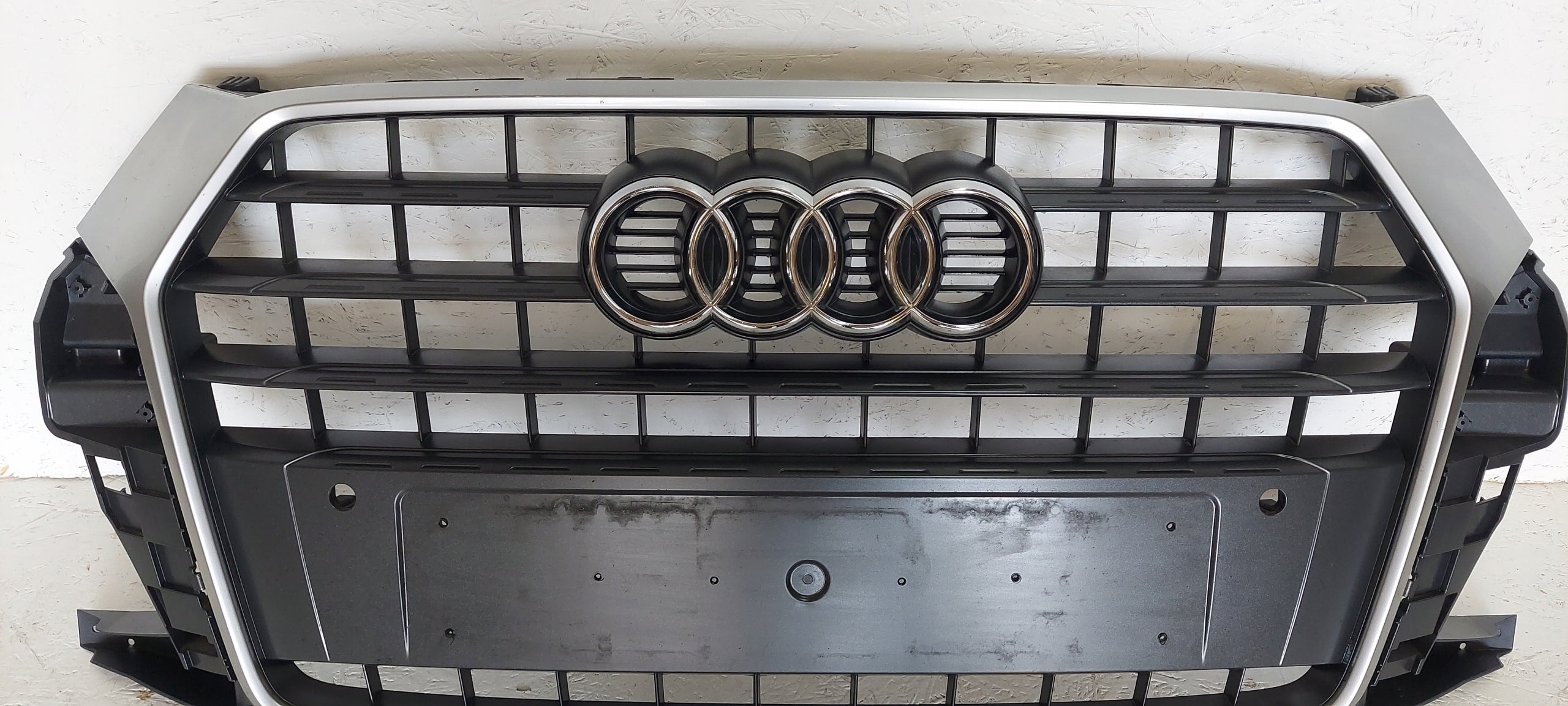 Kühlergrill Audi Q3 8U 8U0 FRONTGRILL 8U0853653MQ Kühlergitter