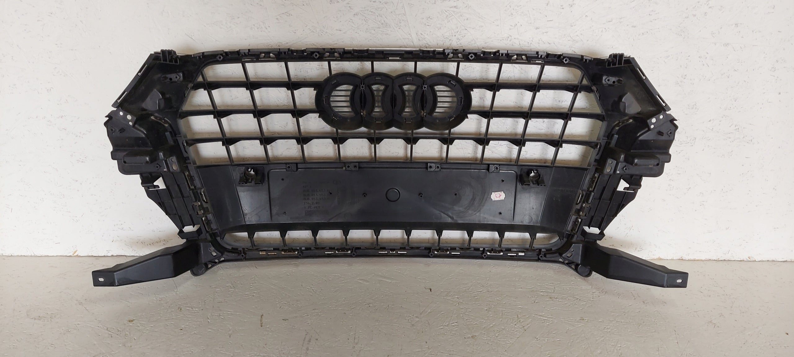 Kühlergrill Audi Q3 8U 8U0 FRONTGRILL 8U0853653MQ Kühlergitter