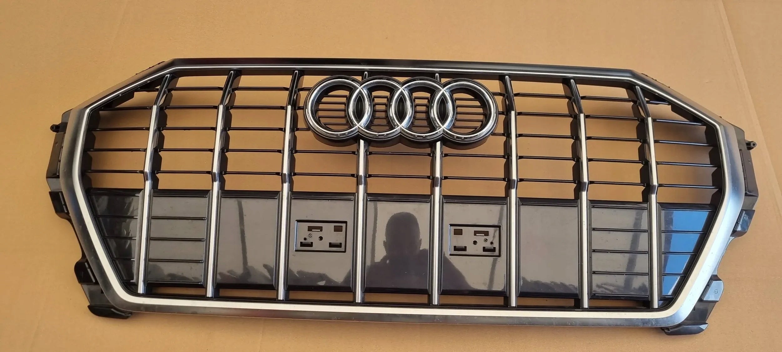 Kühlergrill Audi Q3 FRONTGRILL 83A853651E Kühlergitter