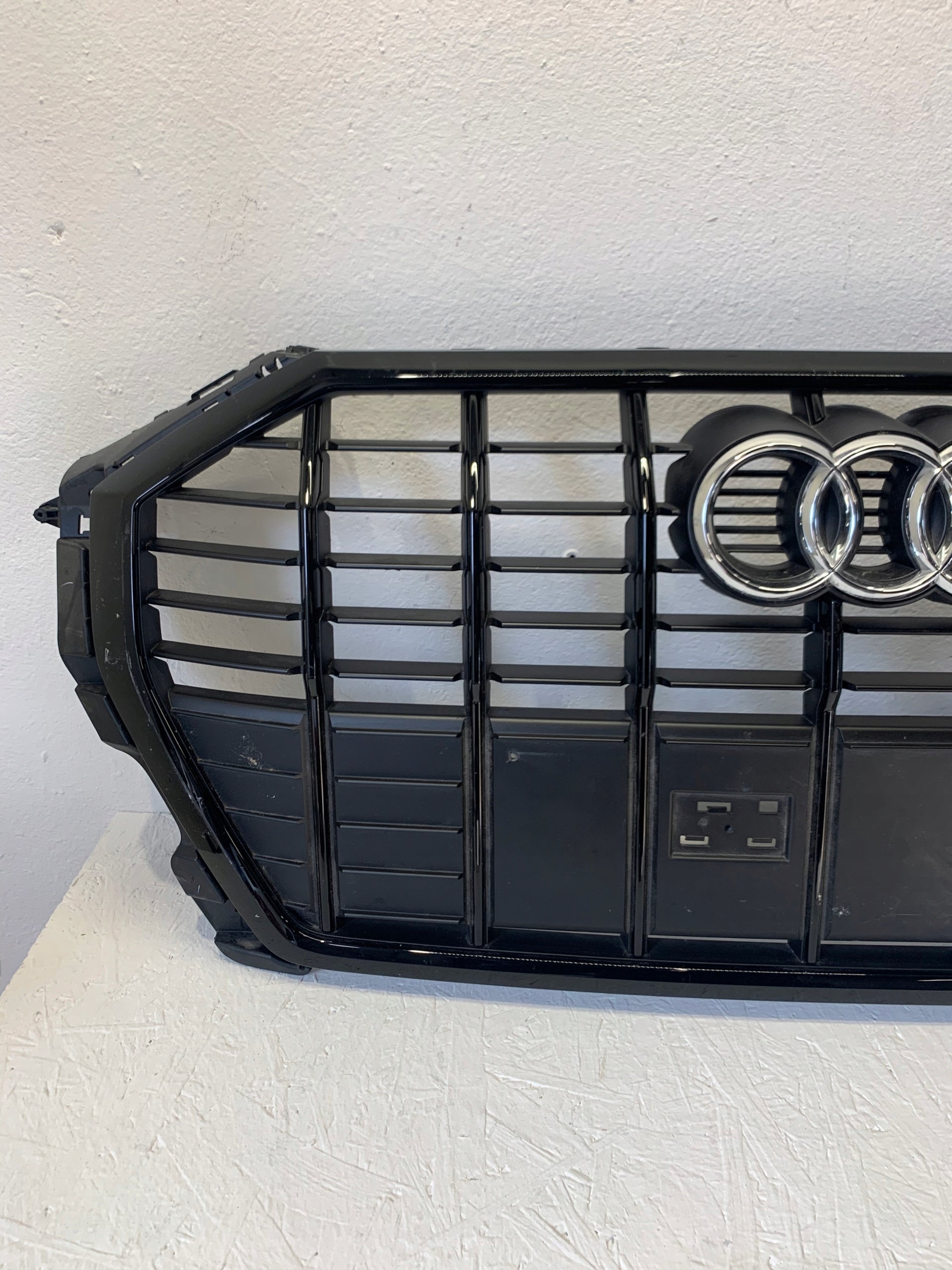 Kühlergrill Audi Q3 FRONTGRILL Kühlergitter