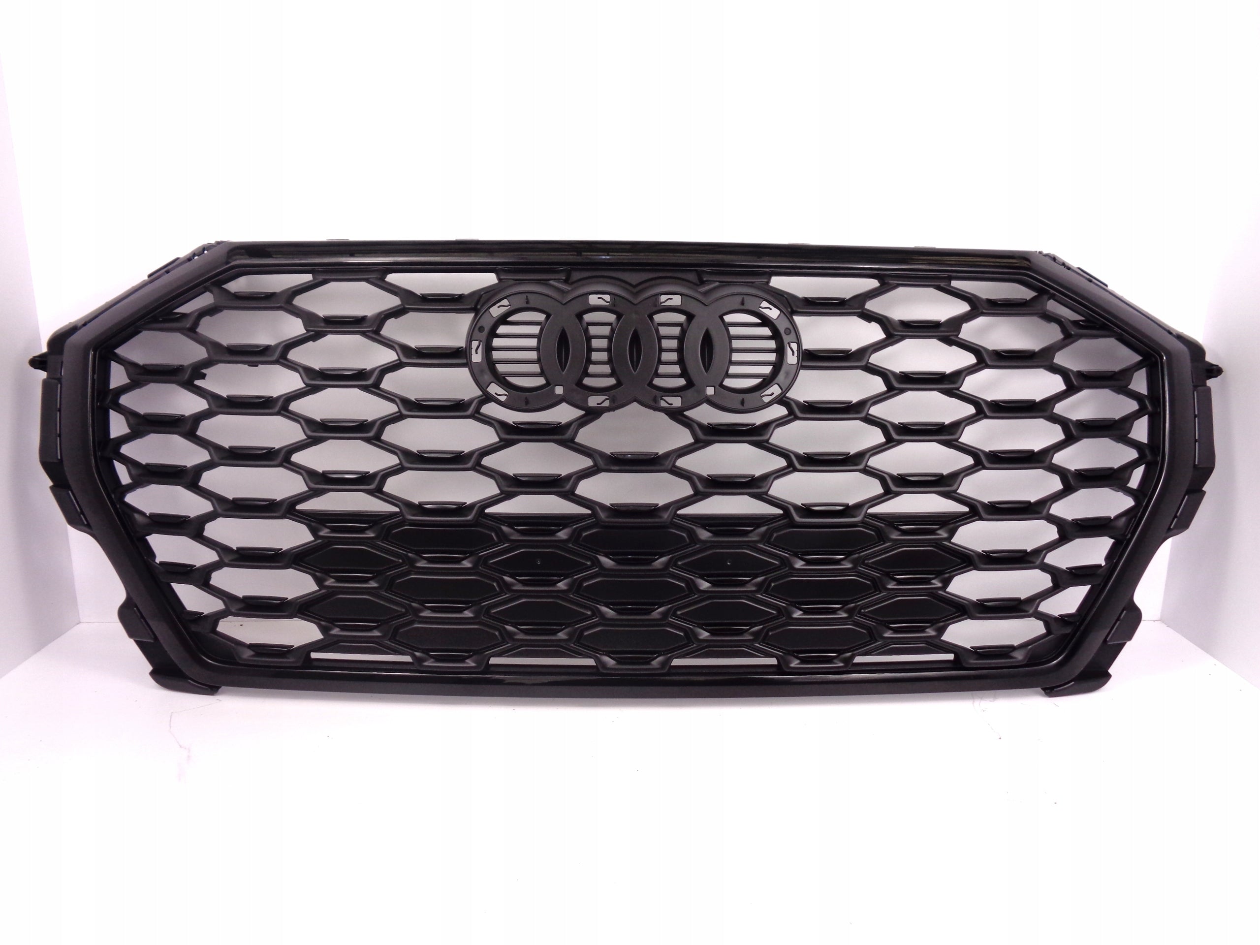 Kühlergrill Audi Q3 83A FRONTGRILL 83F85365183 Kühlergitter