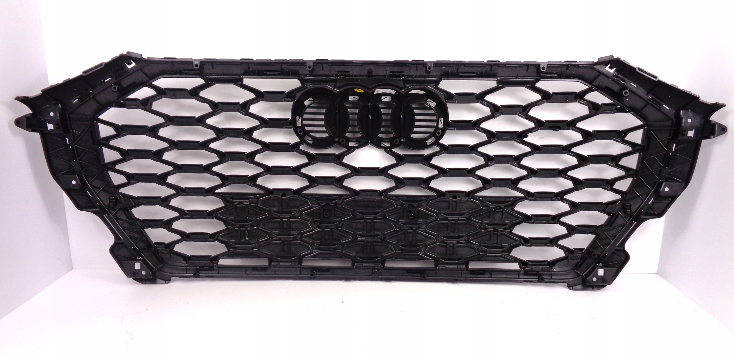 Kühlergrill Audi Q3 83A FRONTGRILL 83F85365183 Kühlergitter