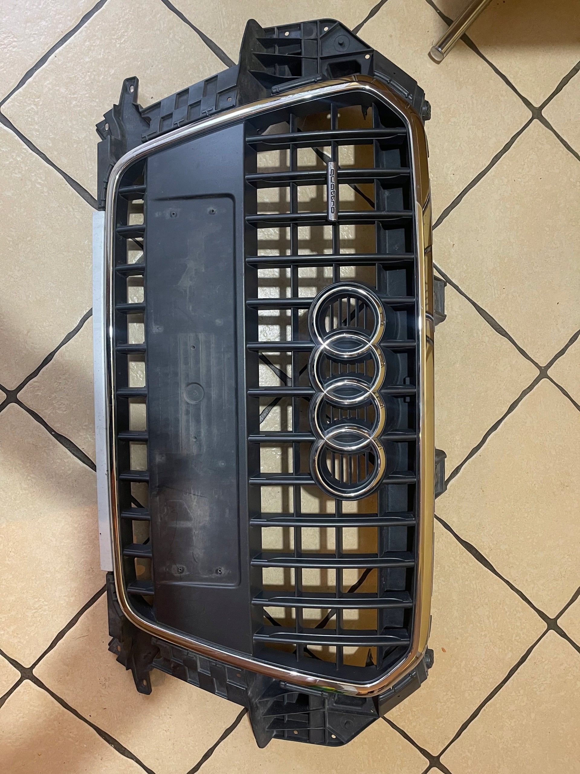  Kühlergrill Audi Q3 8U0 FRONTGRILL Kühlergitter product image