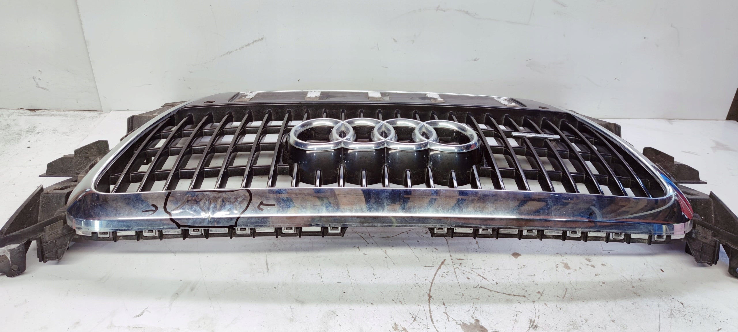 Kühlergrill Audi Q5 8R 8R0 FRONTGRILL 8R08536518R Kühlergitter