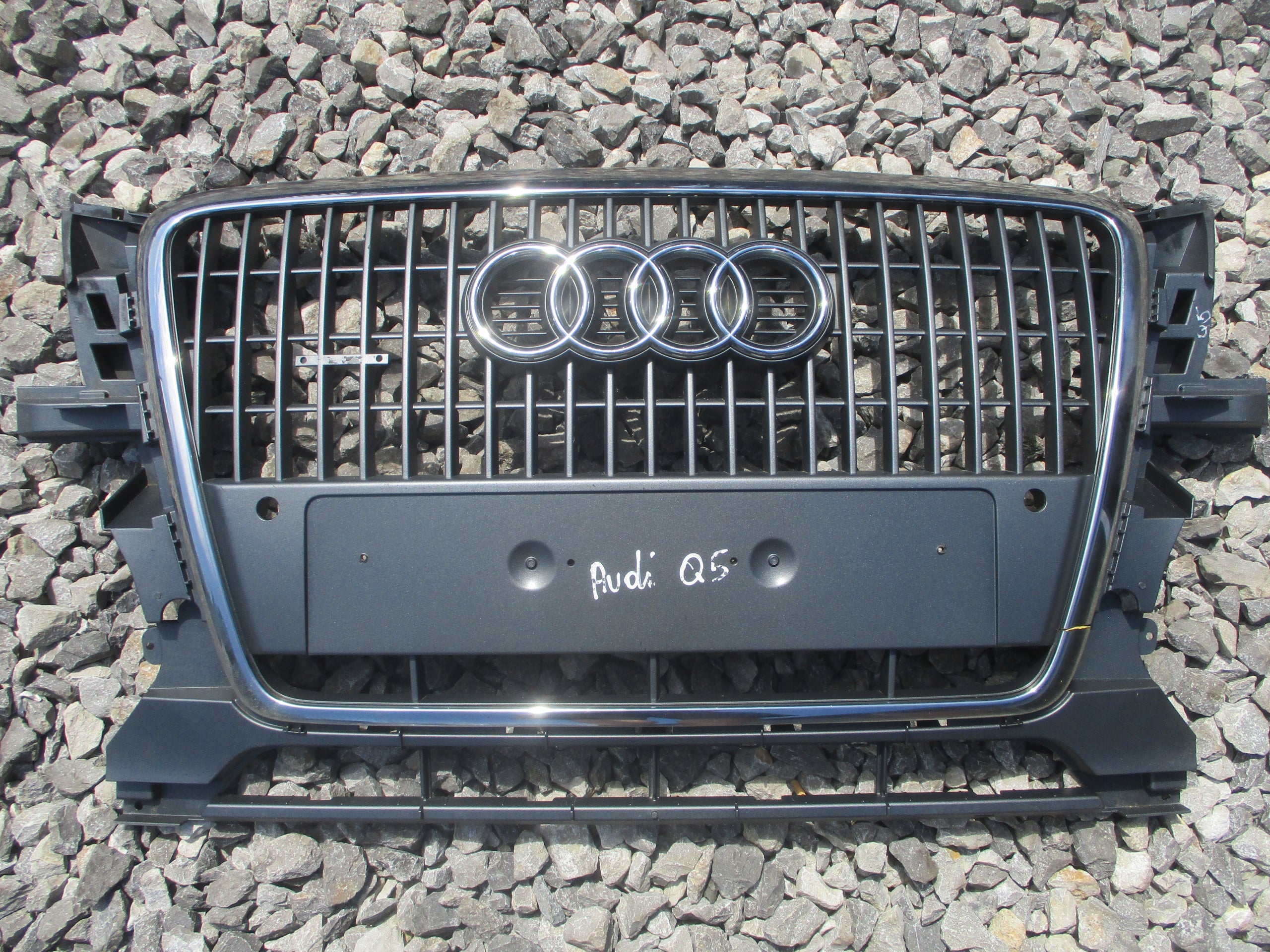 Kühlergrill Audi Q5 8R0 FRONTGRILL 8R0853651A Kühlergitter