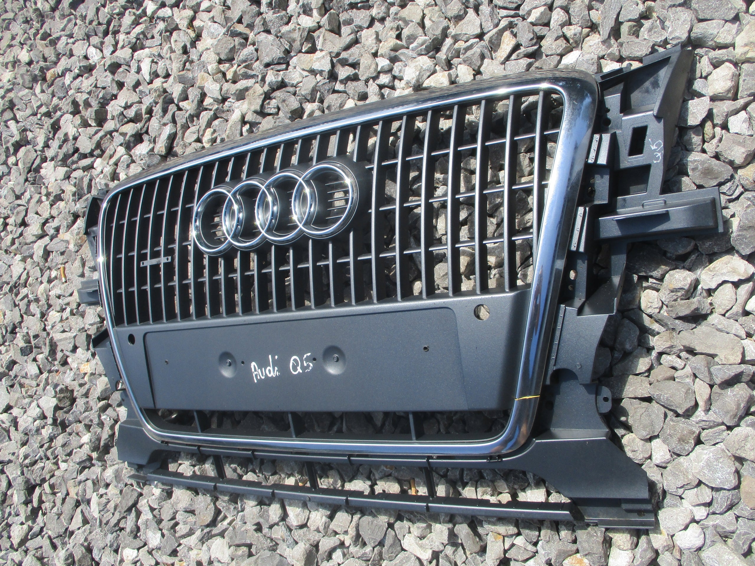 Kühlergrill Audi Q5 8R0 FRONTGRILL 8R0853651A Kühlergitter