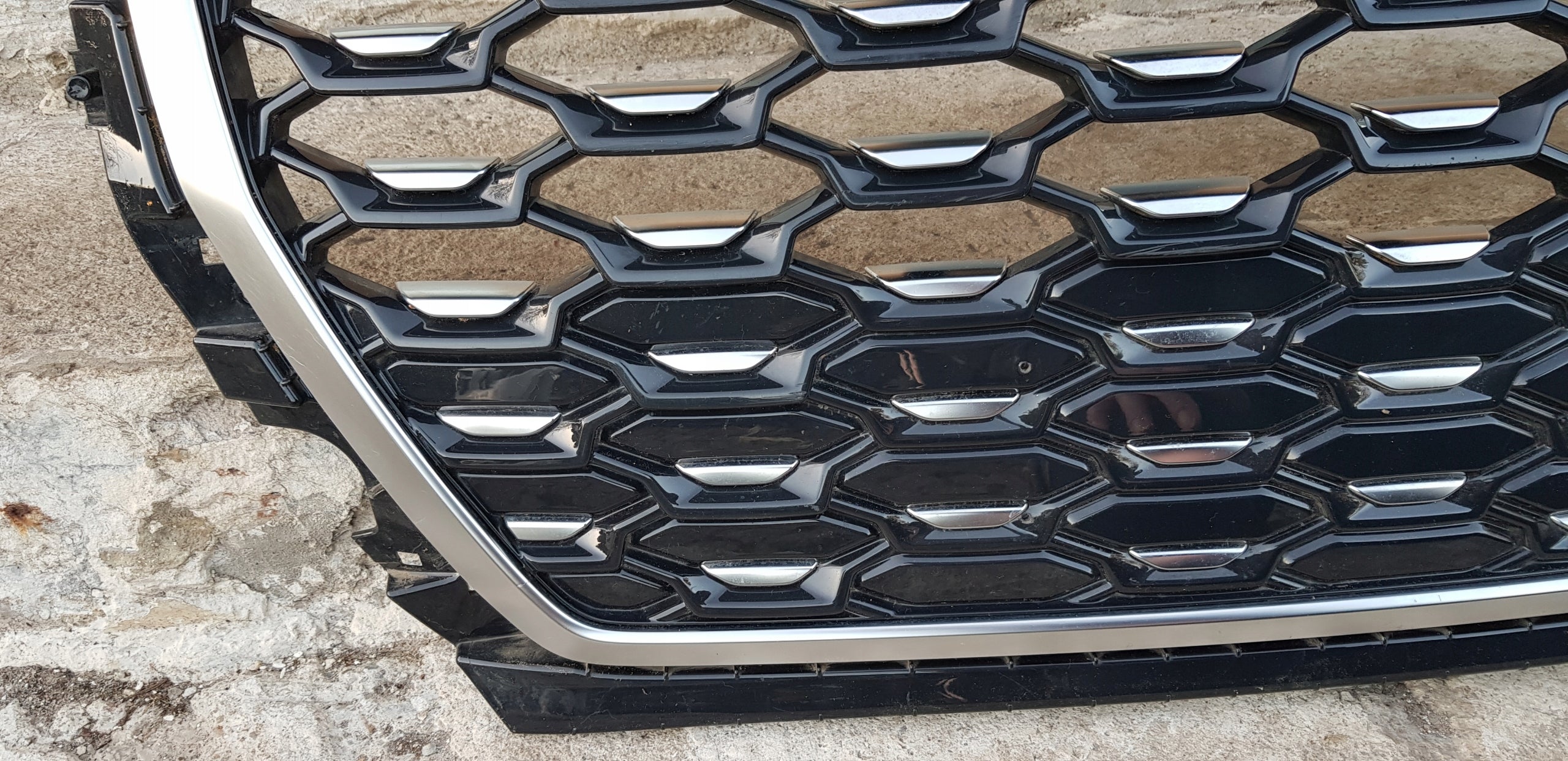 Kühlergrill Audi Q5 FRONTGRILL 80F853651AU Kühlergitter