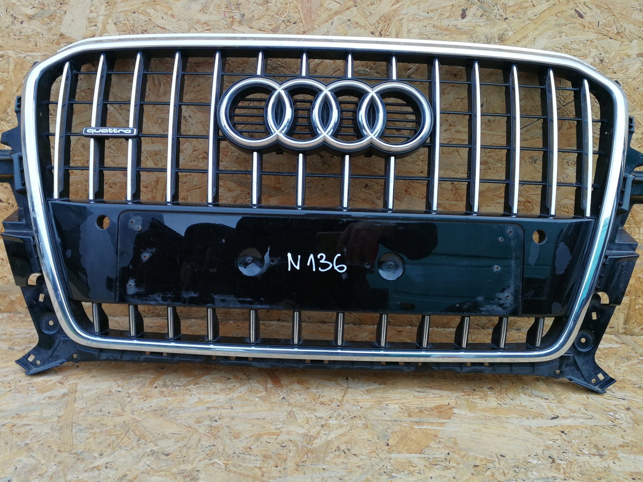 Kühlergrill Audi Q5 FRONTGRILL 8R0853651S8 Kühlergitter