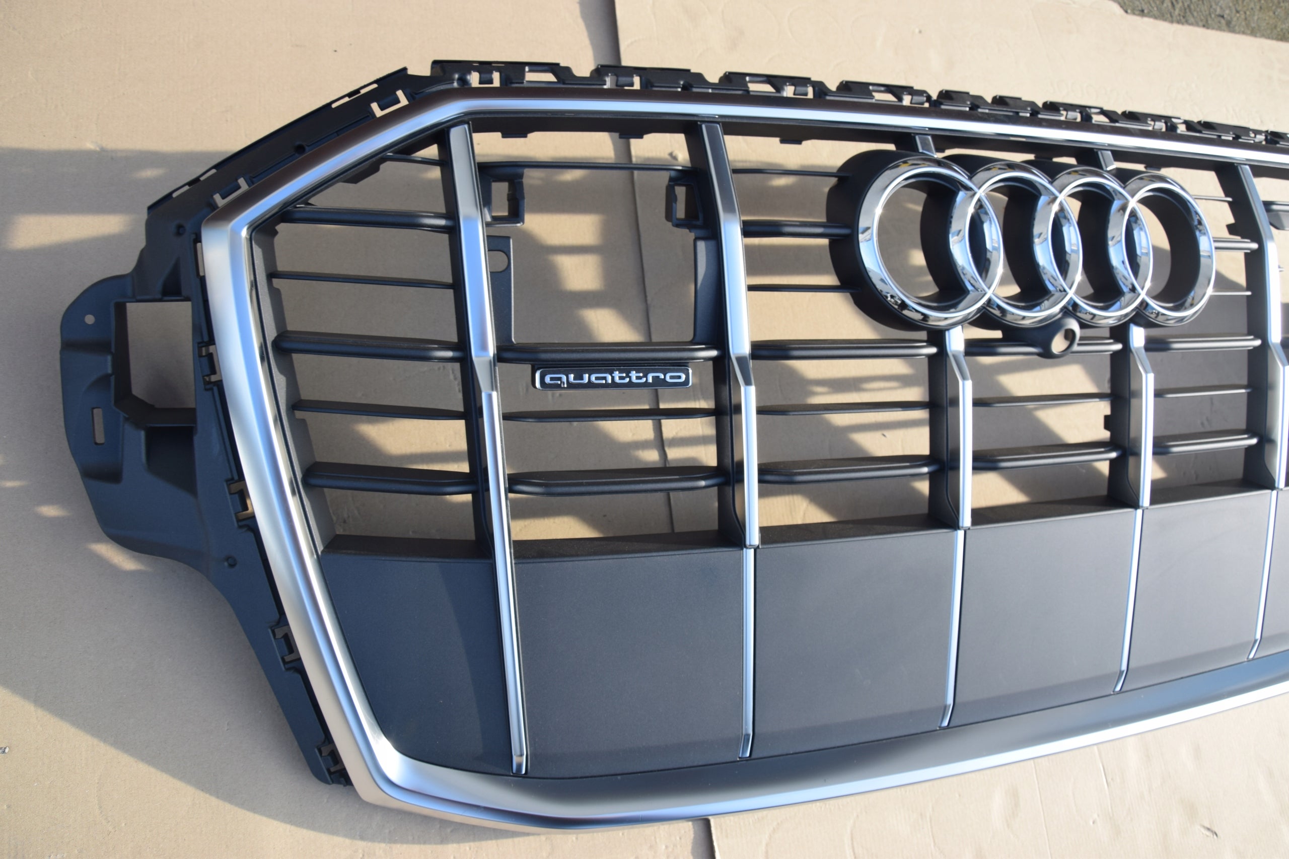 Kühlergrill Audi Q7 4M0 FRONTGRILL 4M0853651 Kühlergitter