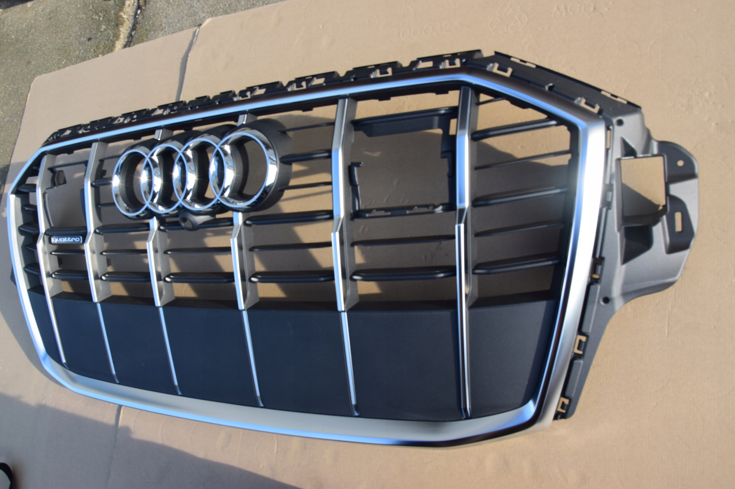 Kühlergrill Audi Q7 4M0 FRONTGRILL 4M0853651 Kühlergitter