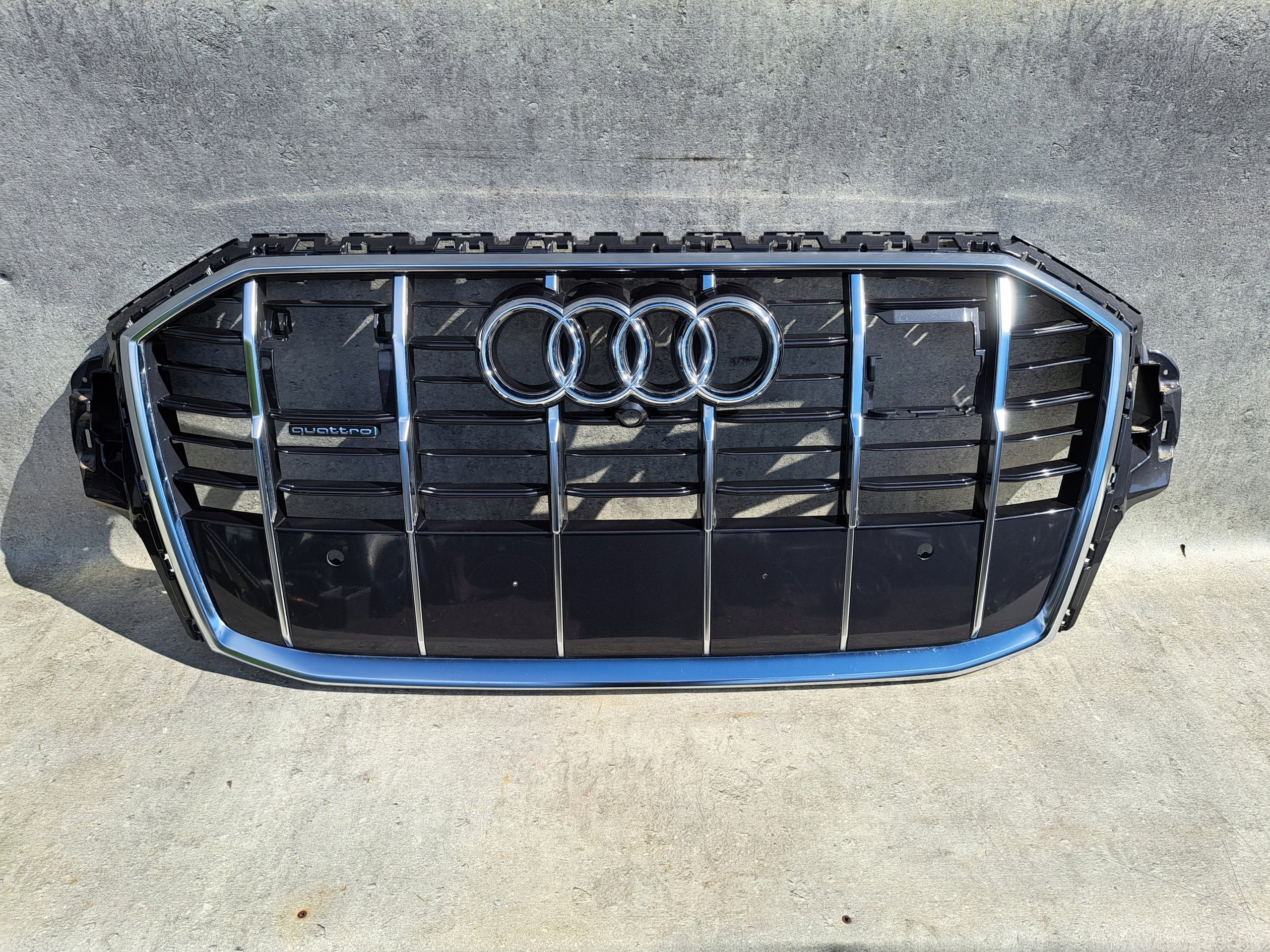 Kühlergrill Audi Q7 4M FRONTGRILL 4M0853651AJ Kühlergitter