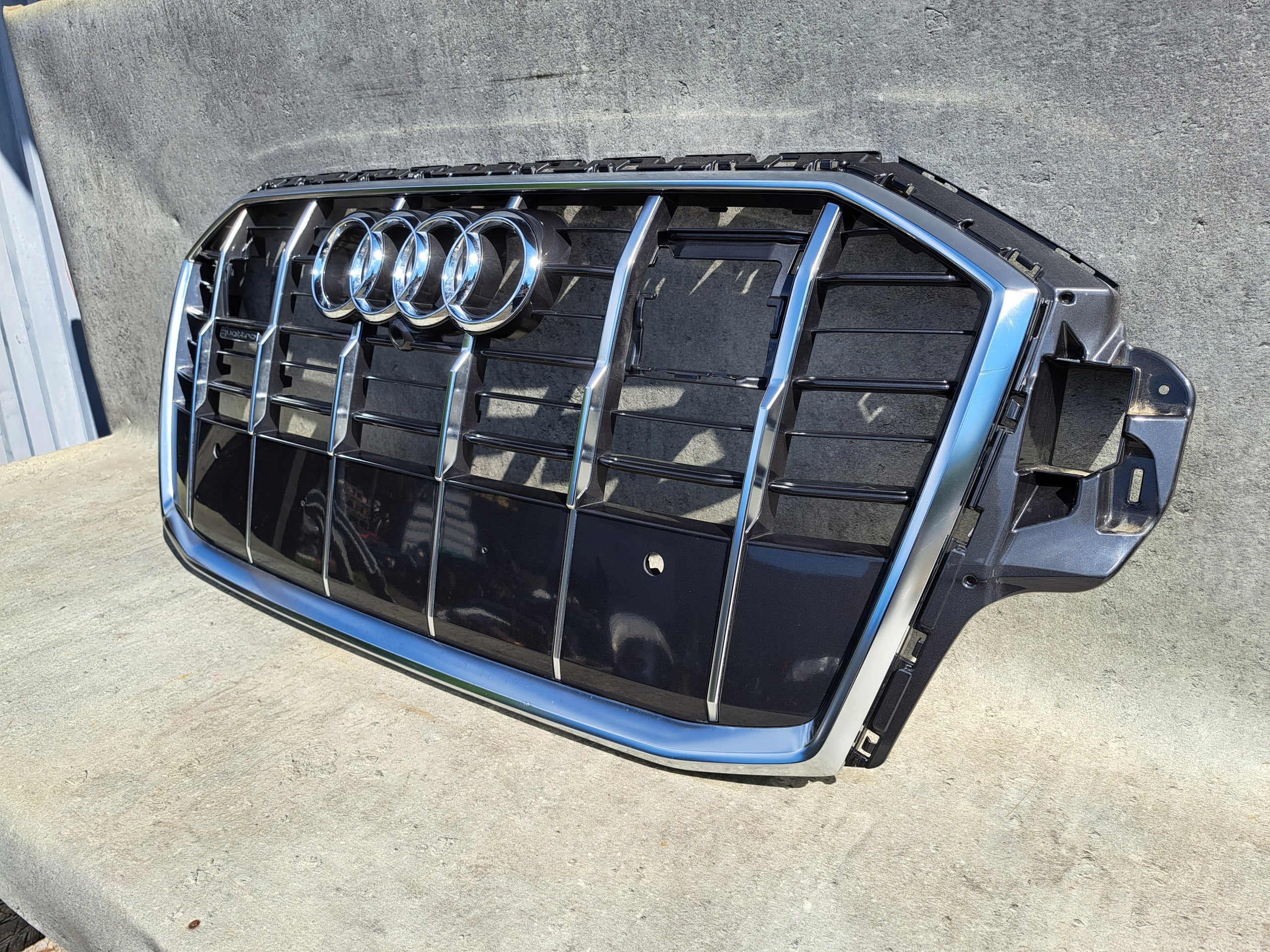 Kühlergrill Audi Q7 4M FRONTGRILL 4M0853651AJ Kühlergitter