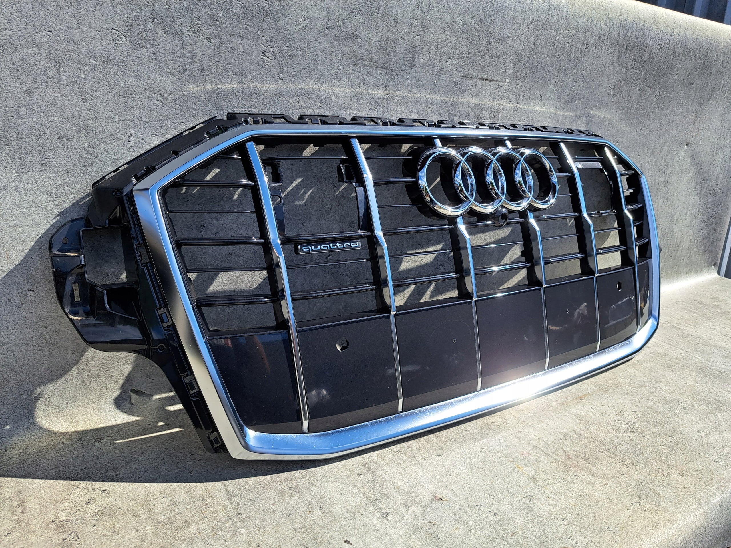 Kühlergrill Audi Q7 4M FRONTGRILL 4M0853651AJ Kühlergitter