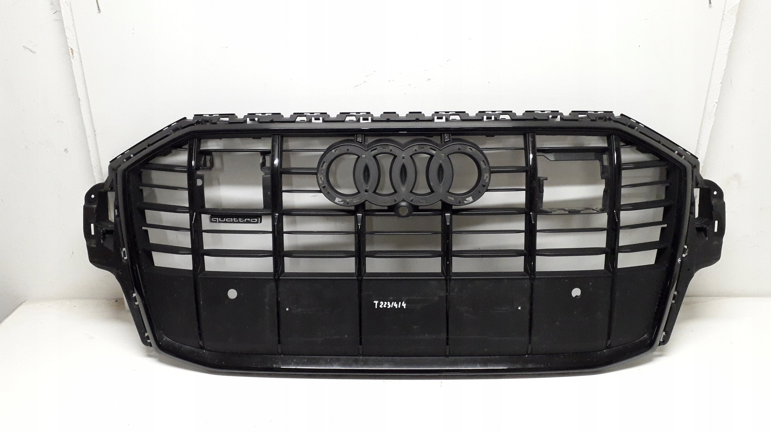  Radiator grille Audi Q7 FRONT GRILL 81A853651AJ Radiator grille  product image