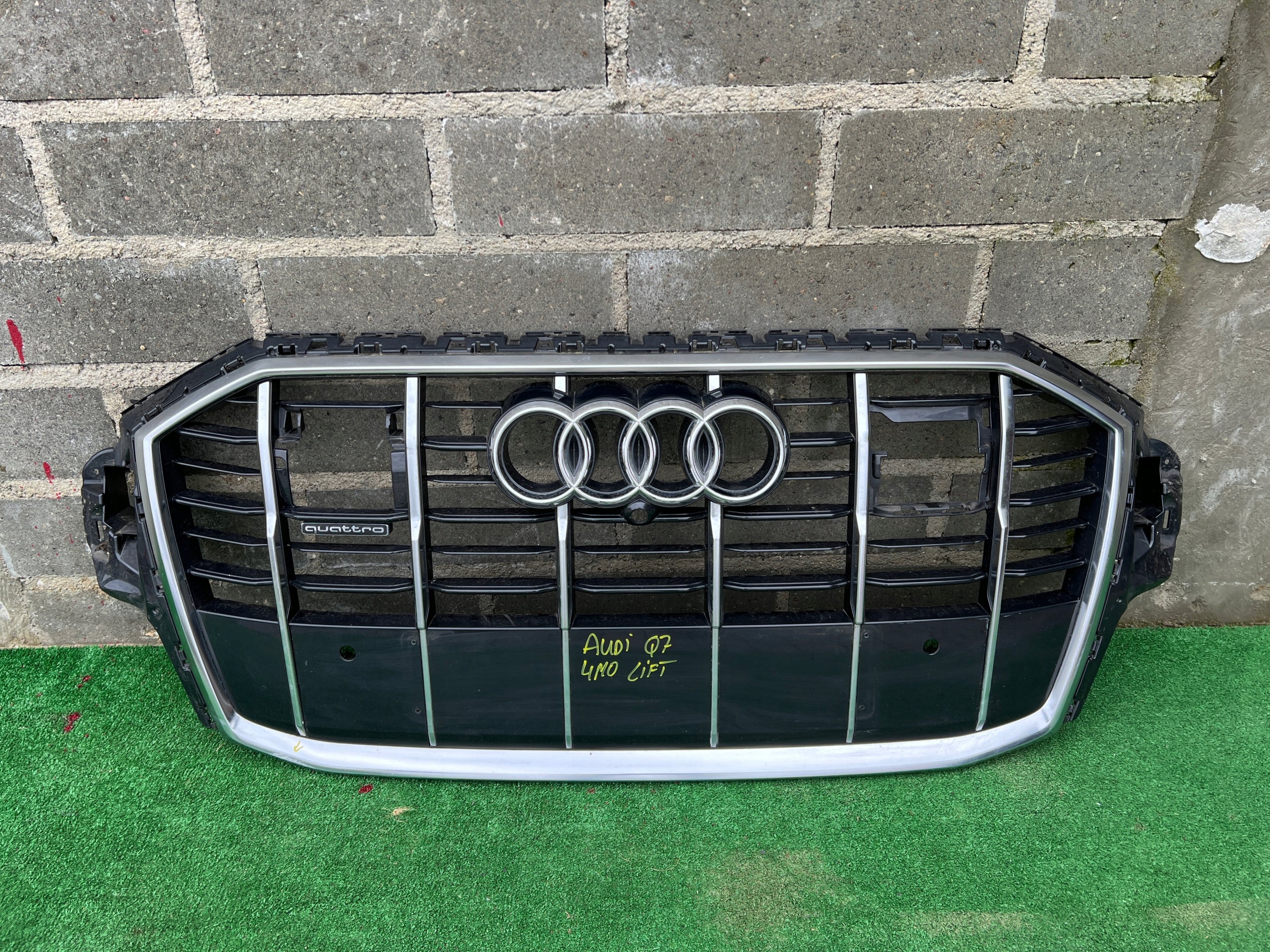  Kühlergrill Audi Q7 FRONTGRILL 4M0853651AJ Kühlergitter product image