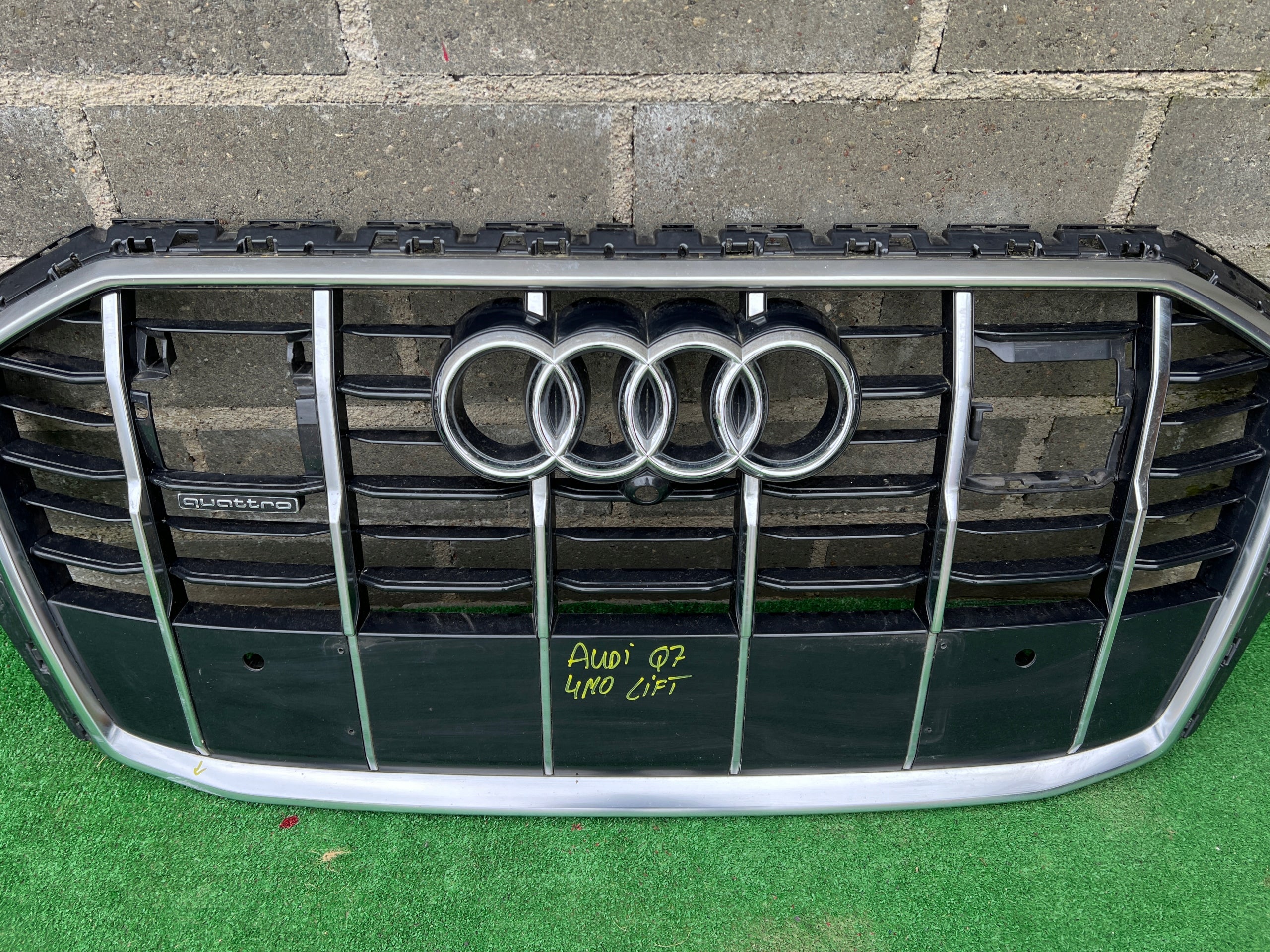 Kühlergrill Audi Q7 FRONTGRILL 4M0853651AJ Kühlergitter