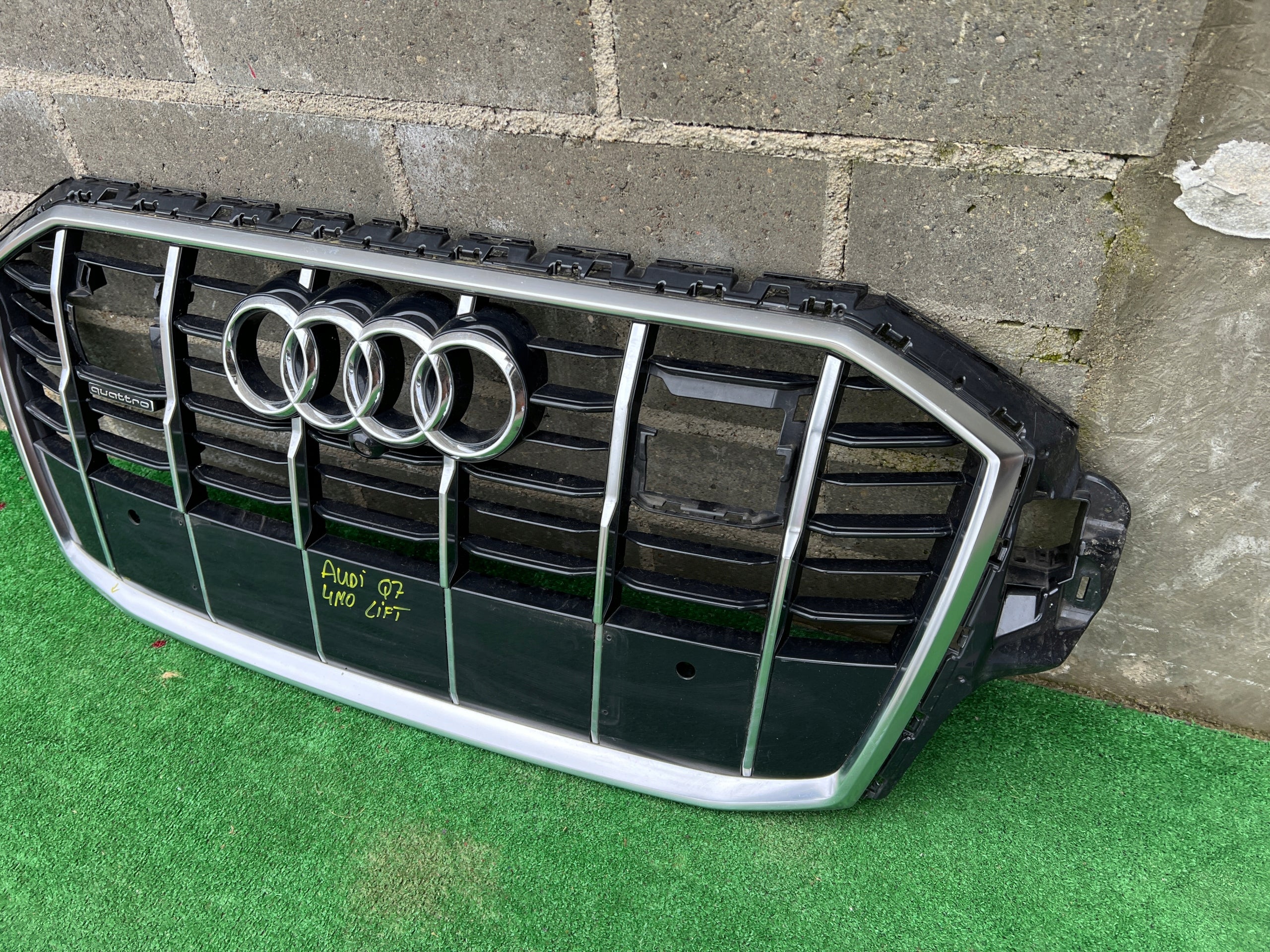 Kühlergrill Audi Q7 FRONTGRILL 4M0853651AJ Kühlergitter