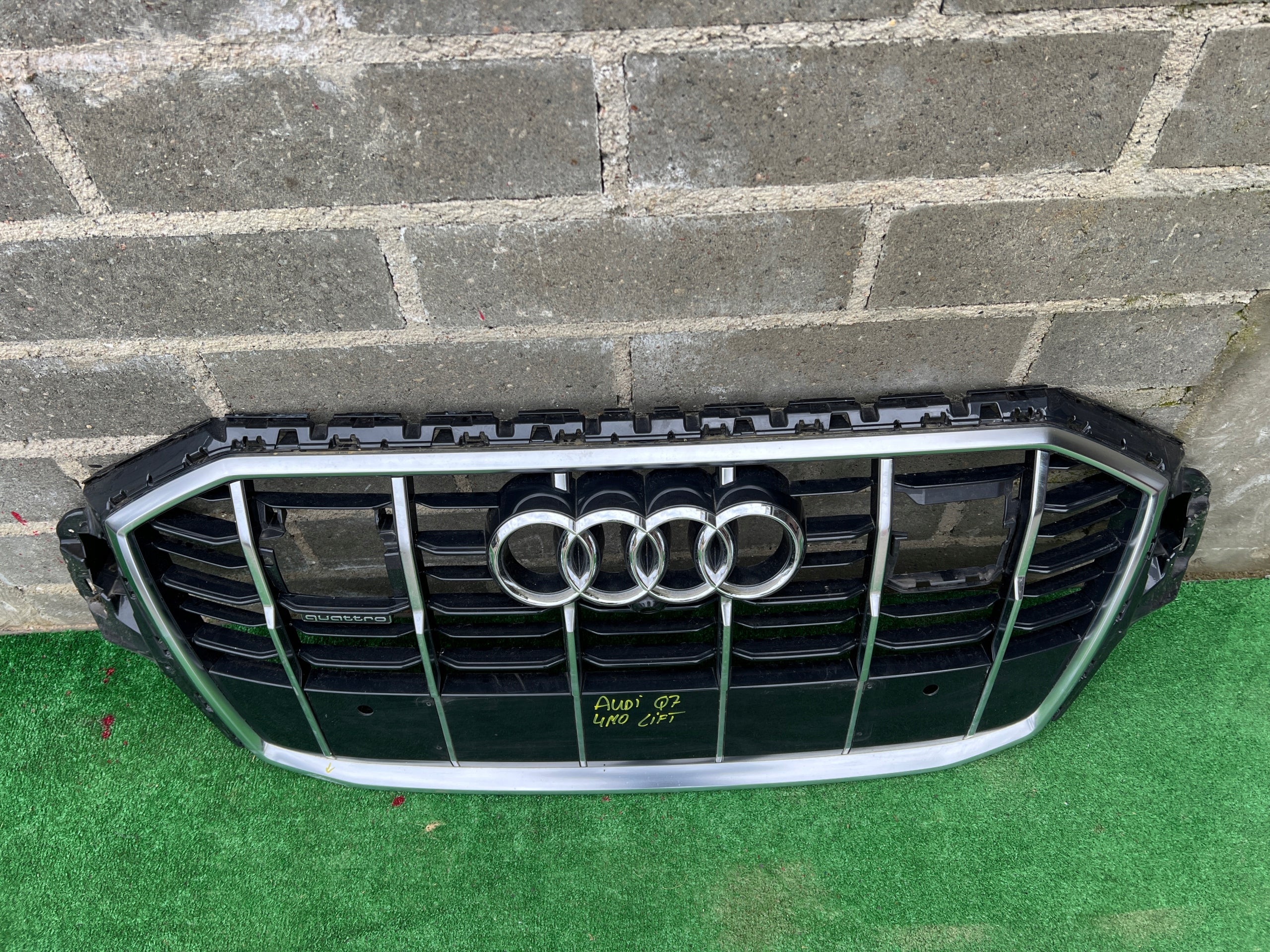 Kühlergrill Audi Q7 FRONTGRILL 4M0853651AJ Kühlergitter